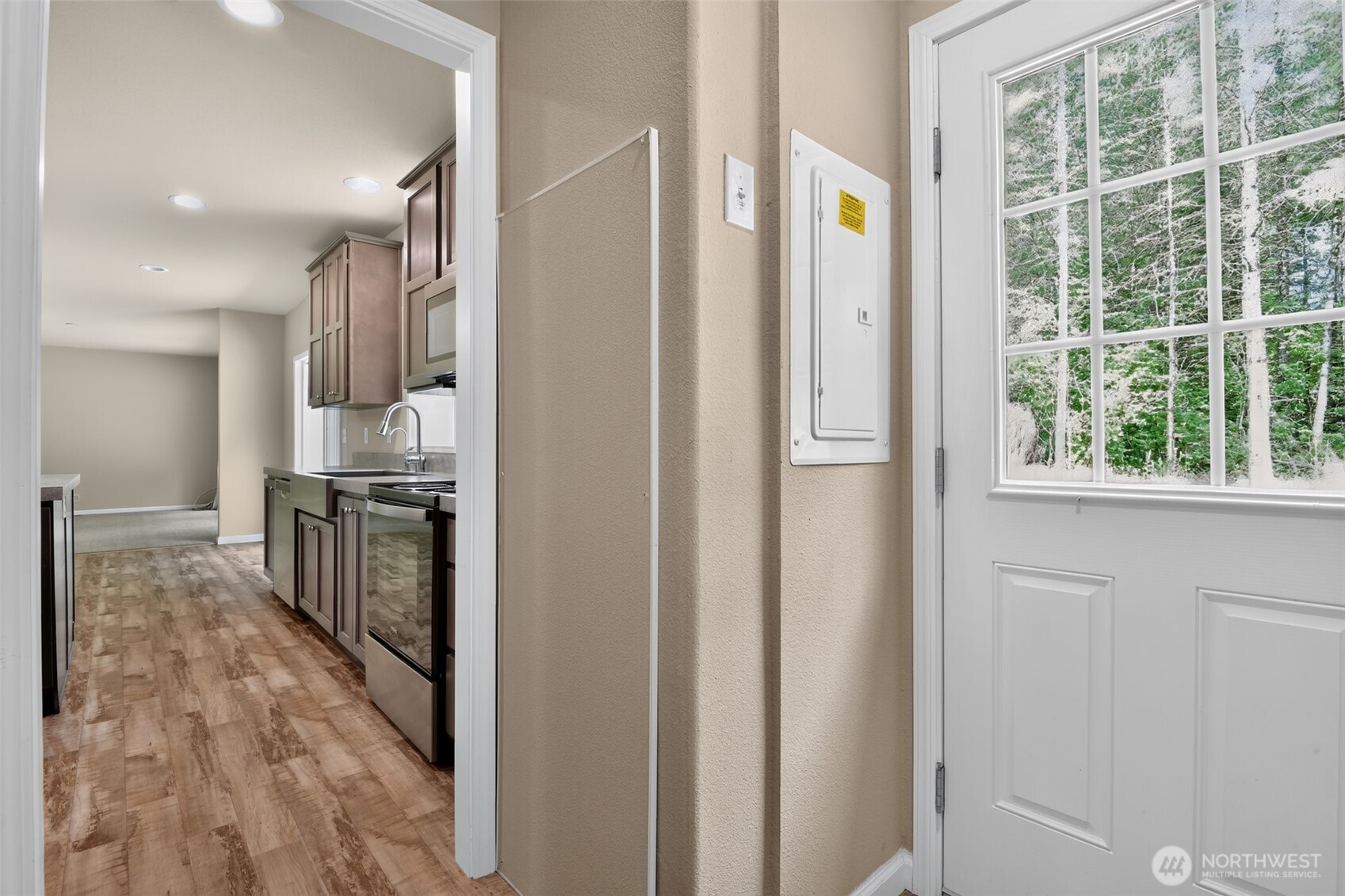 27129 Lake Riley