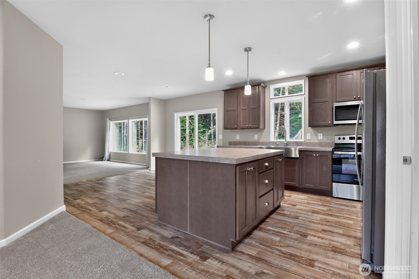 27129 Lake Riley