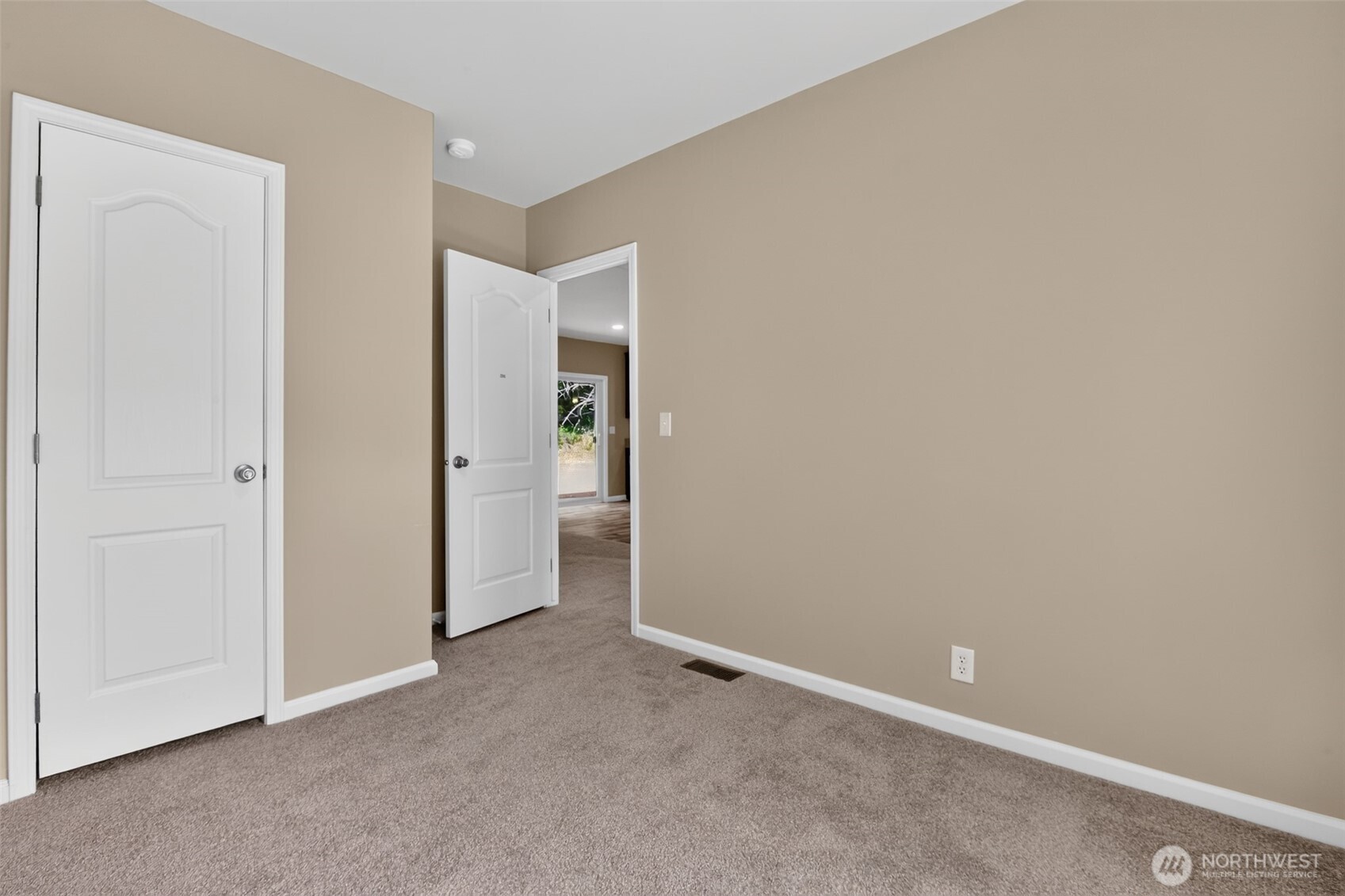 27129 Lake Riley