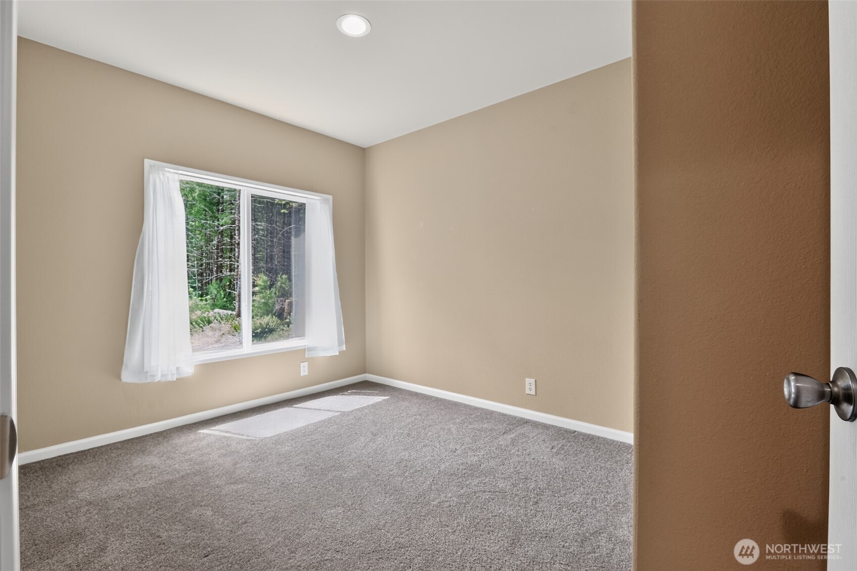 27129 Lake Riley