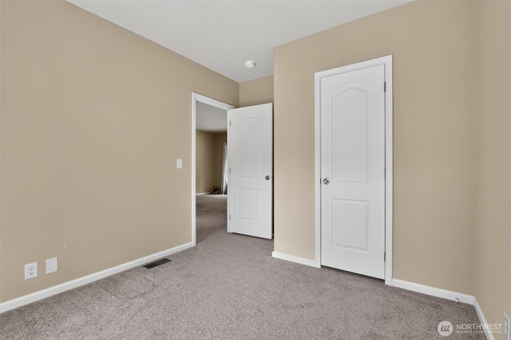 27129 Lake Riley