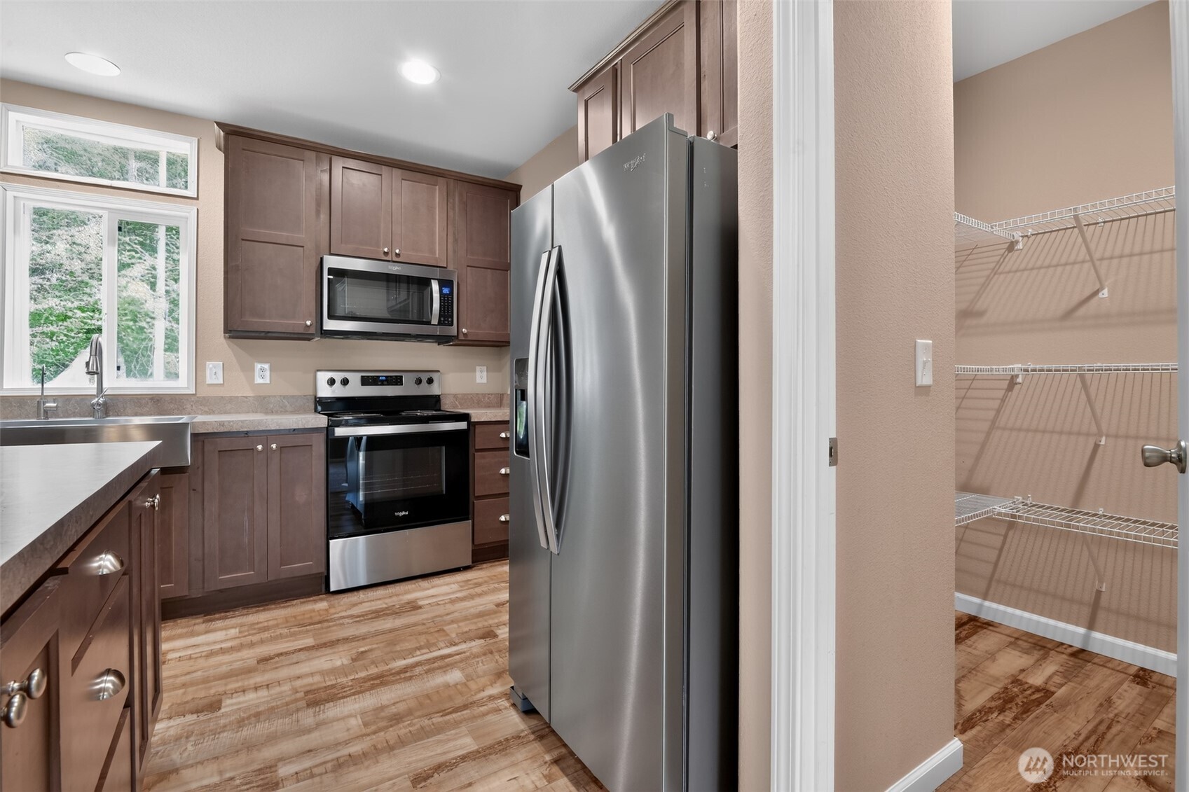 27129 Lake Riley