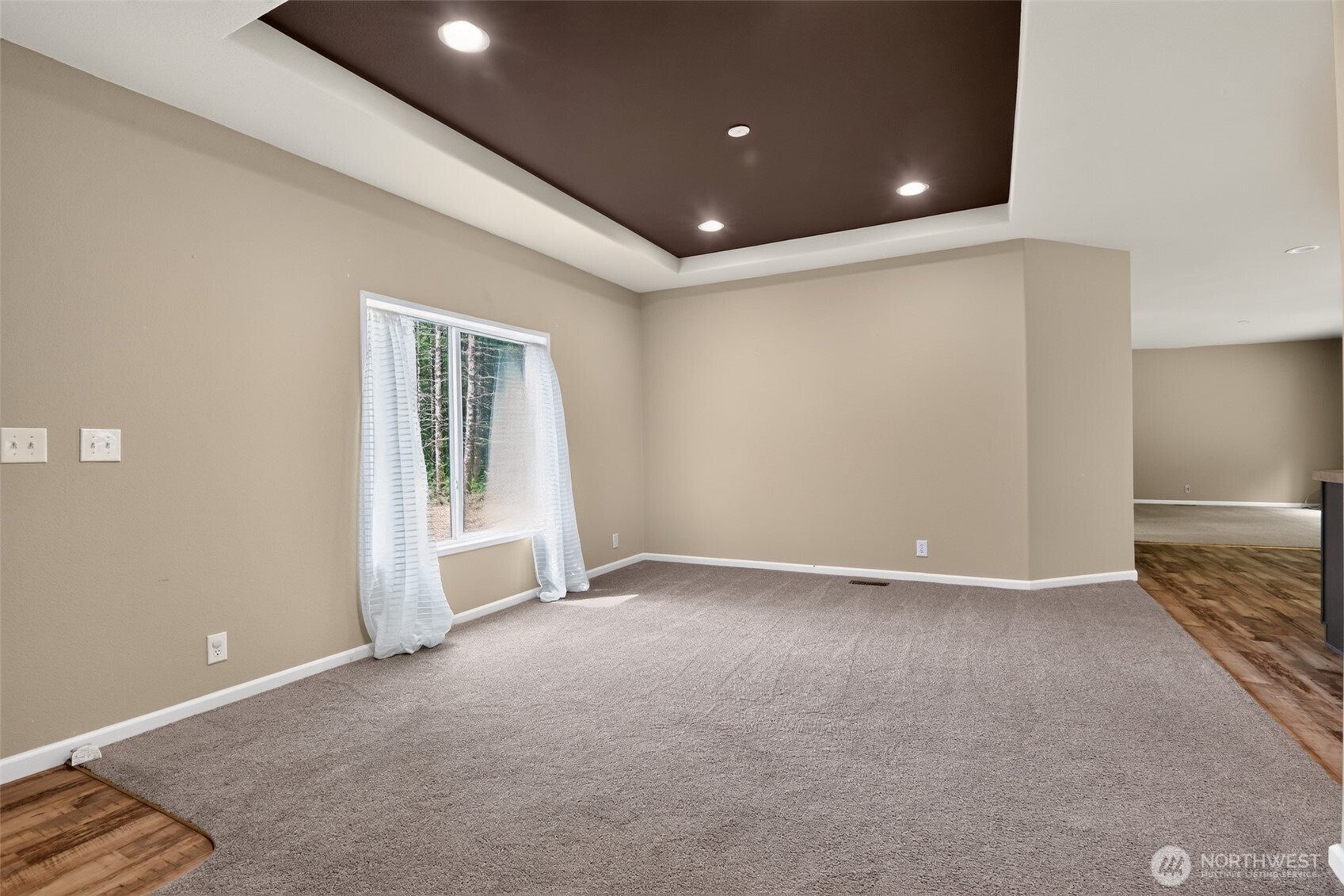 27129 Lake Riley