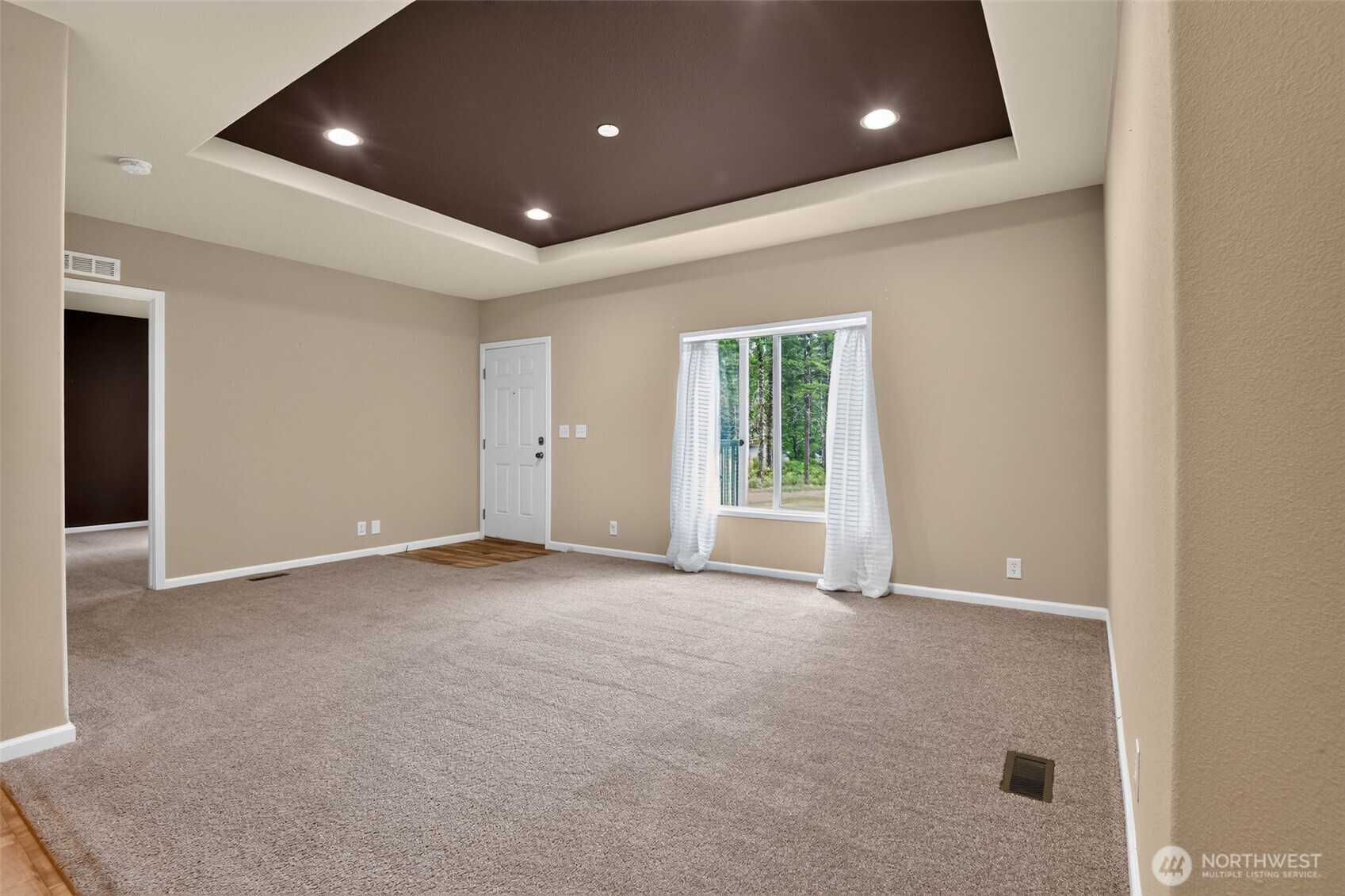 27129 Lake Riley