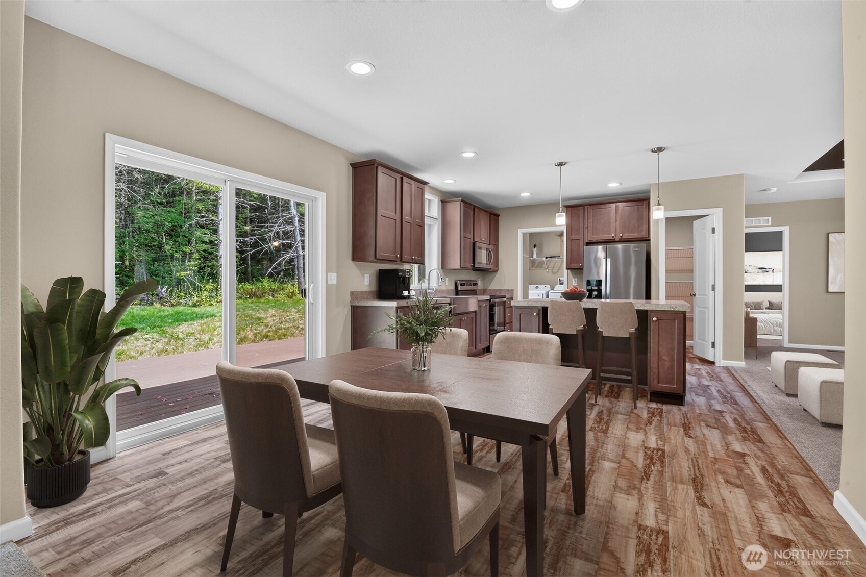 27129 Lake Riley
