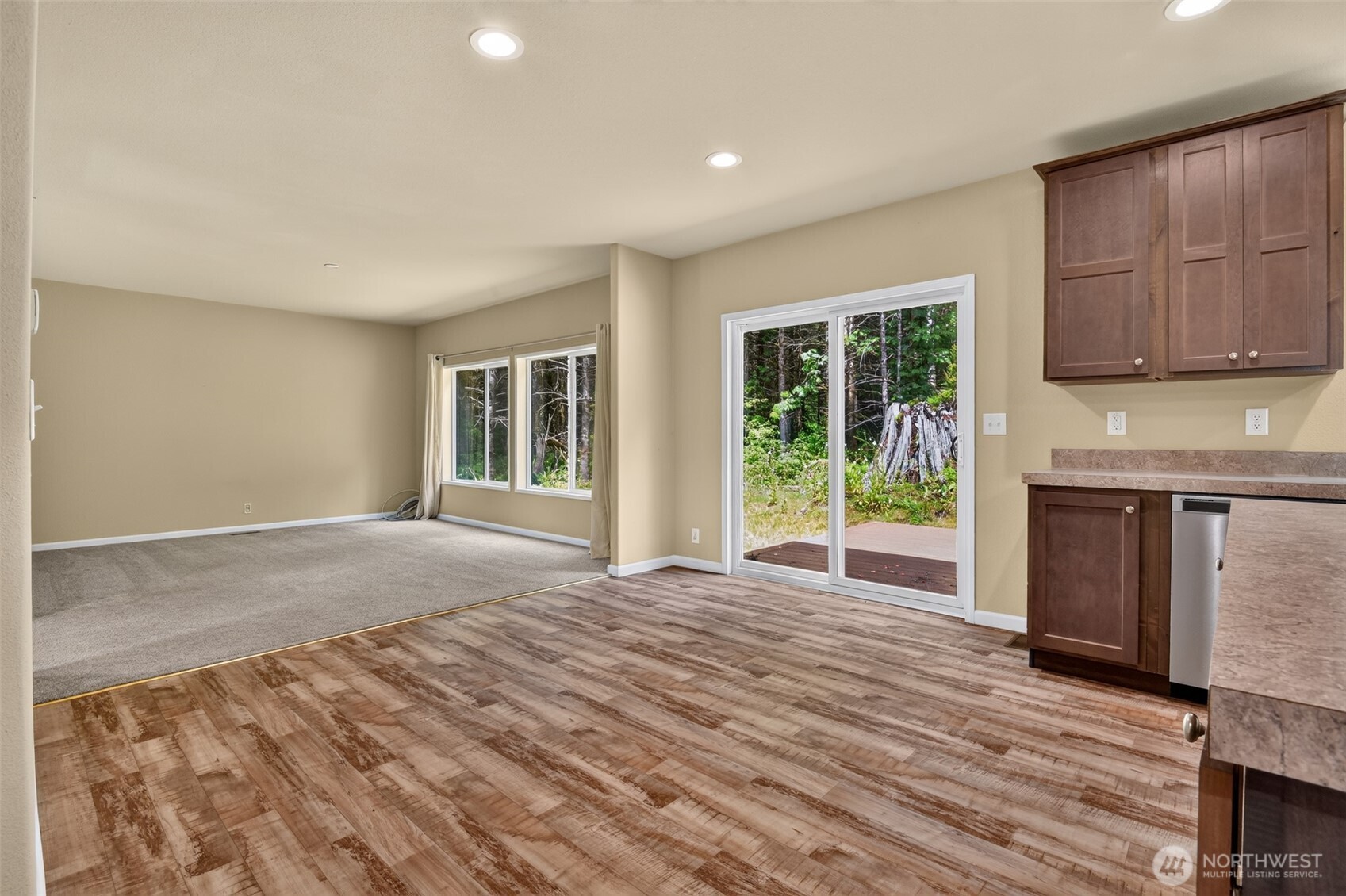 27129 Lake Riley