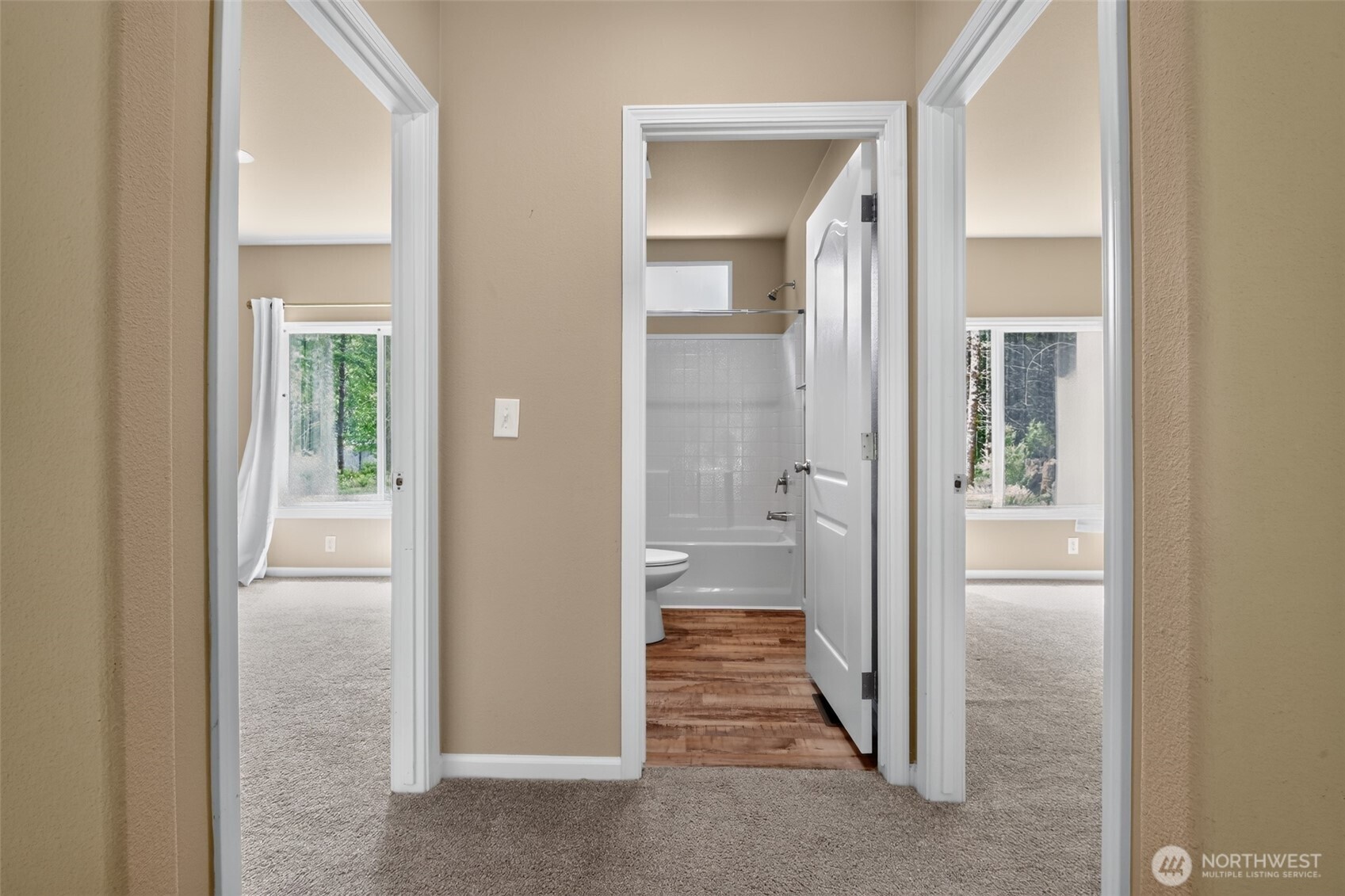 27129 Lake Riley
