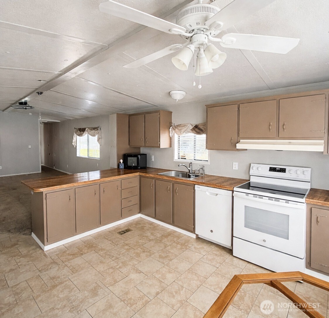 8508 144th Avenue E Unit: 11