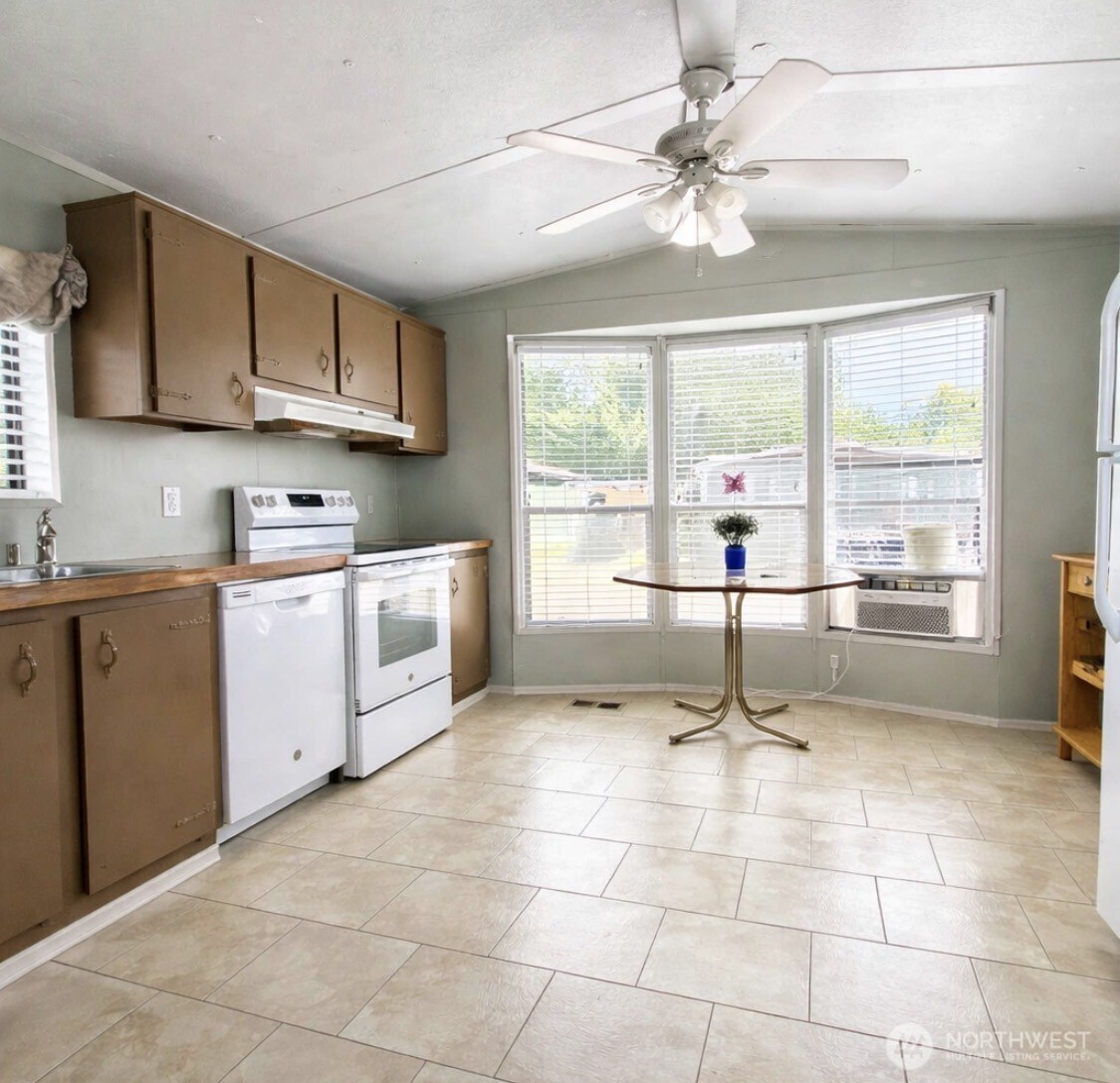8508 144th Avenue E Unit: 11