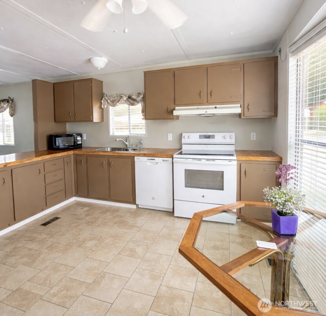 8508 144th Avenue E Unit: 11