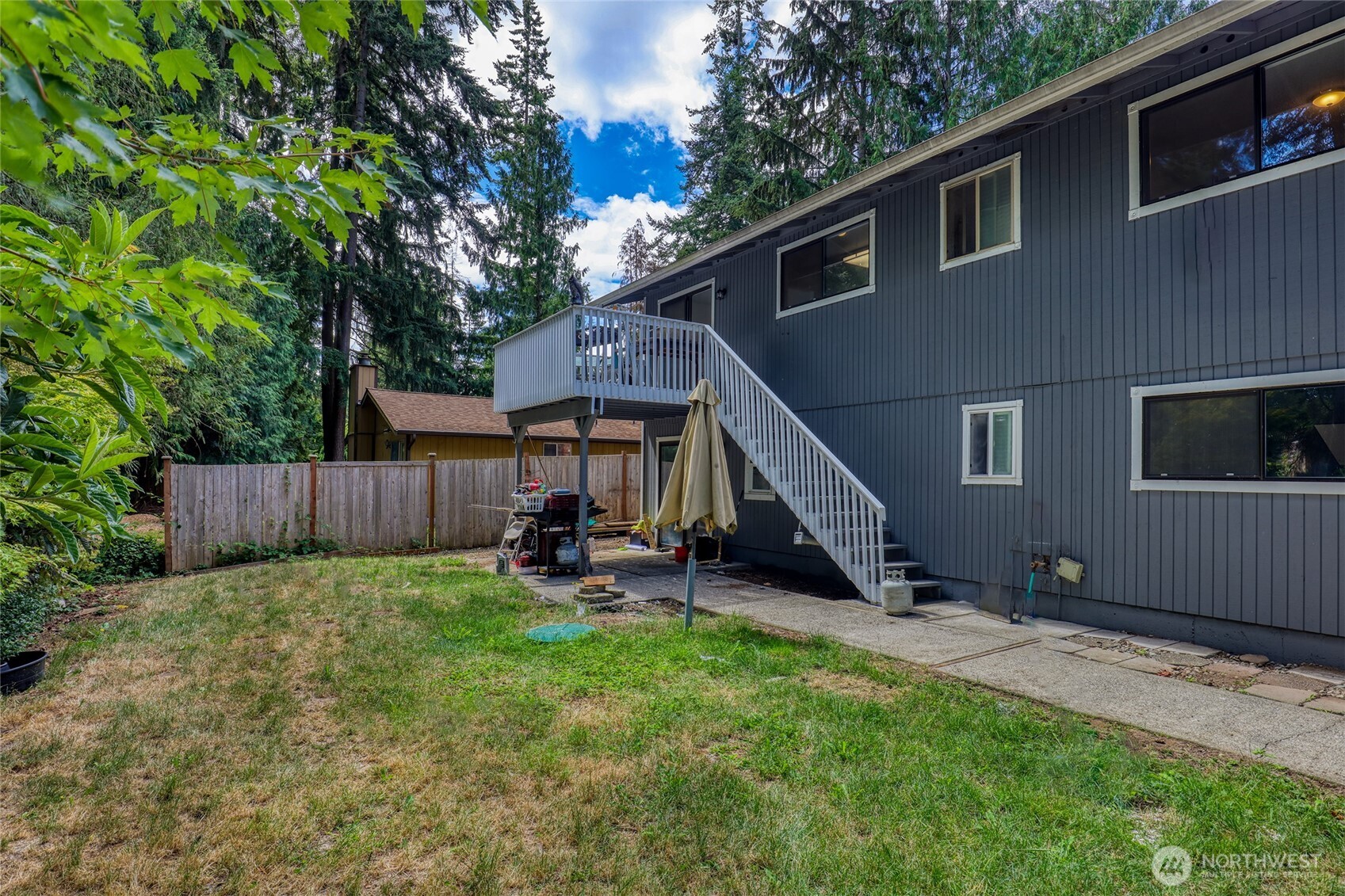 4509 W Tapps Drive E