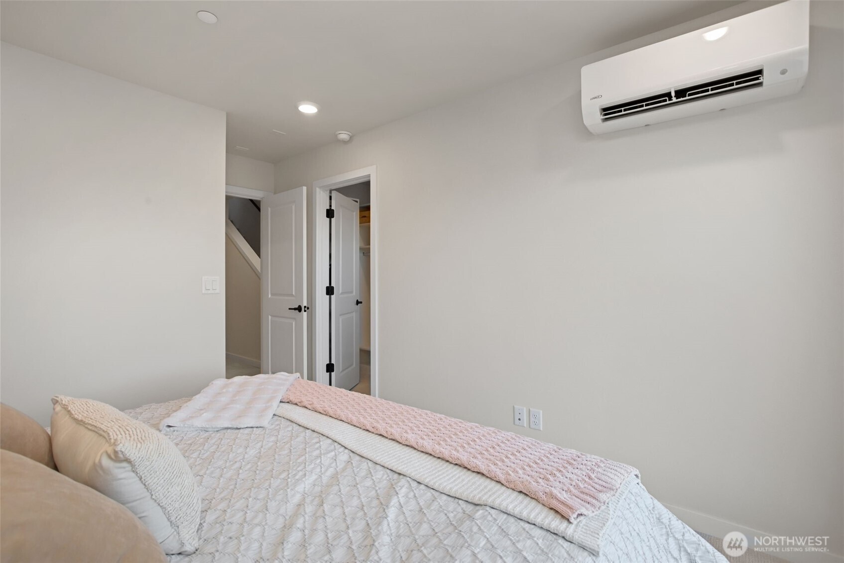 2150 N 147th Street Unit: E
