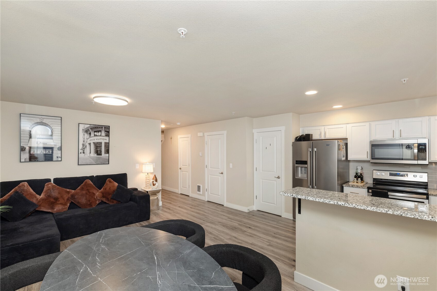 211 Norpoint Way NE