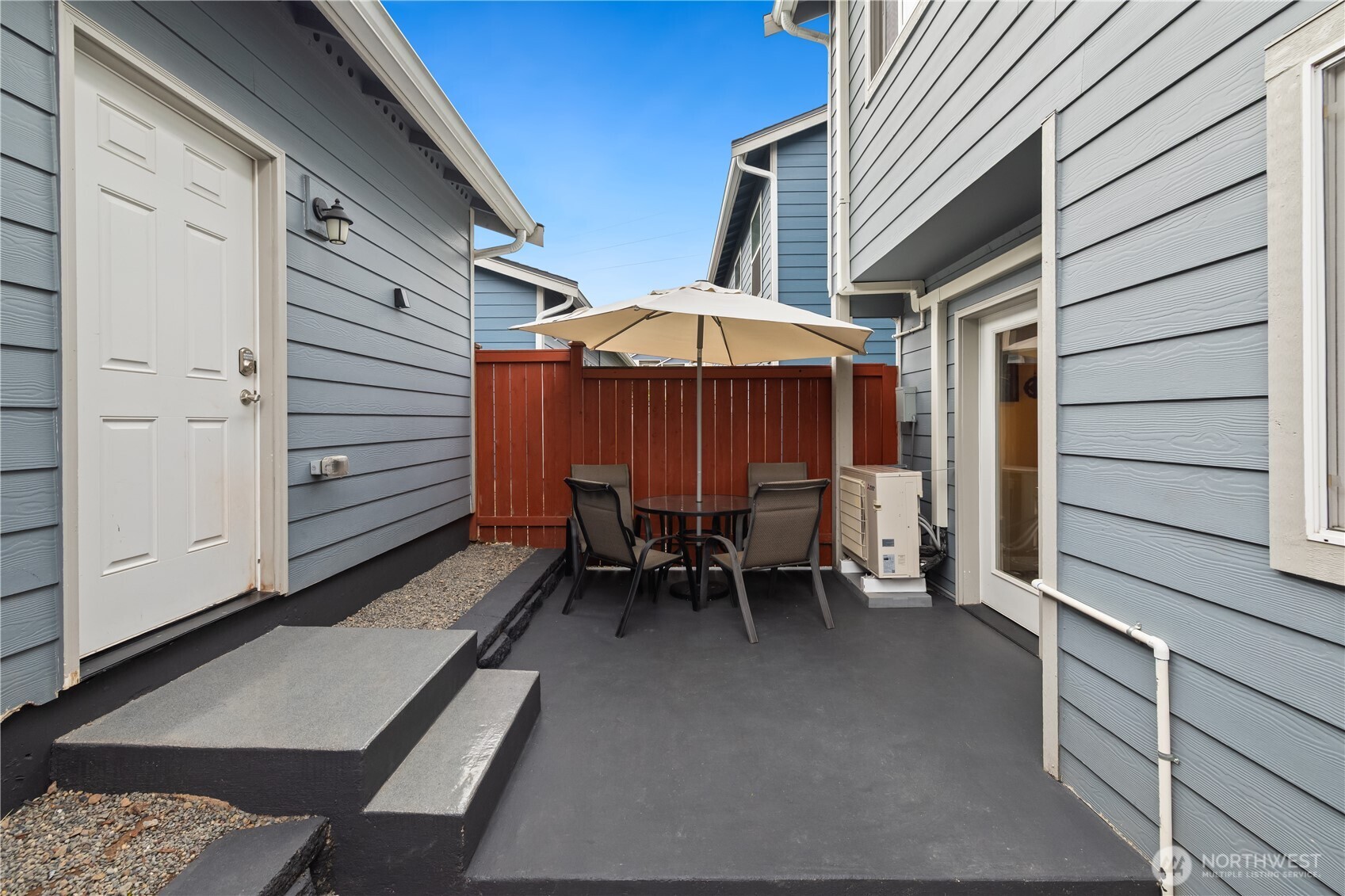 211 Norpoint Way NE