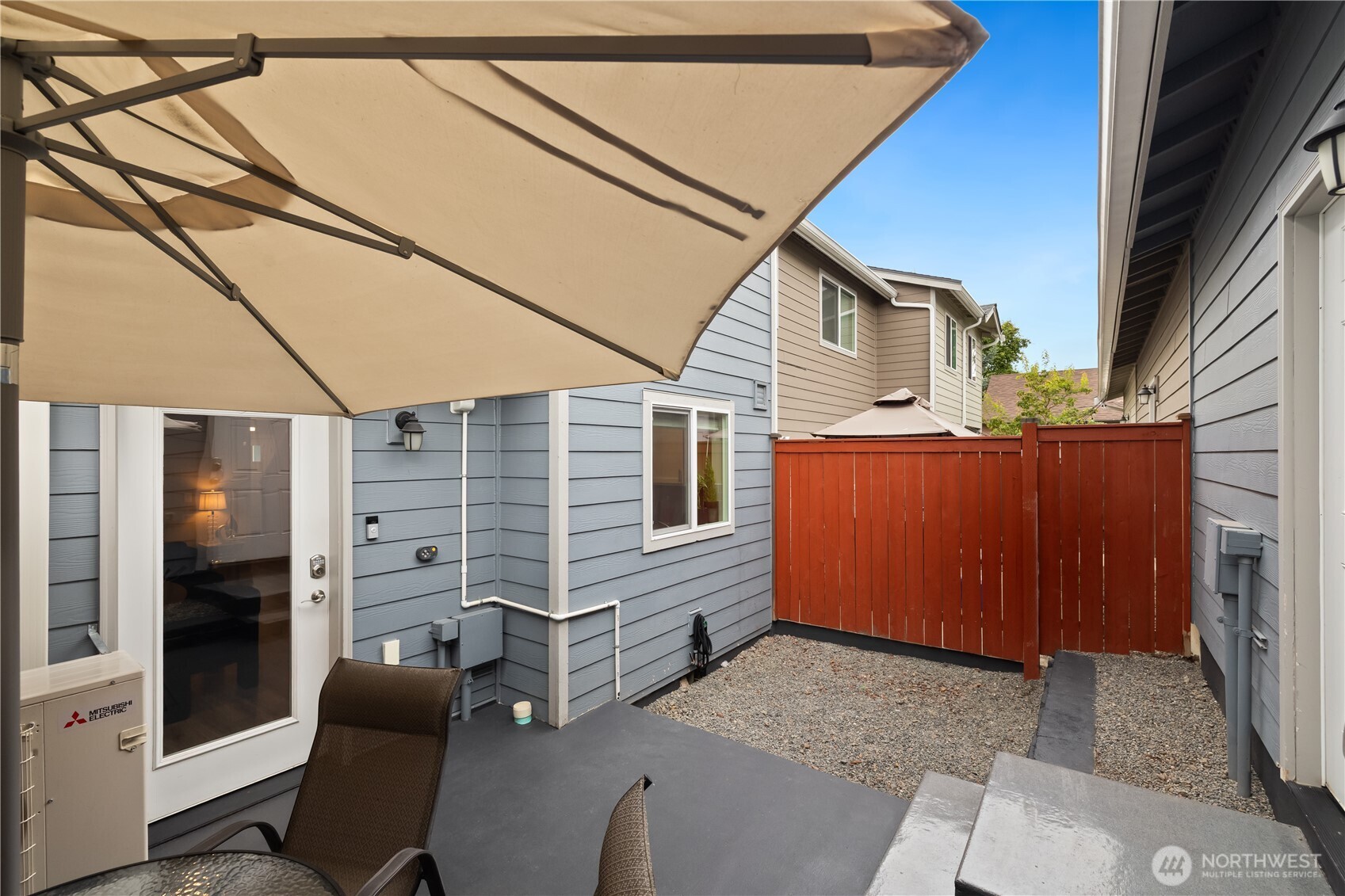 211 Norpoint Way NE