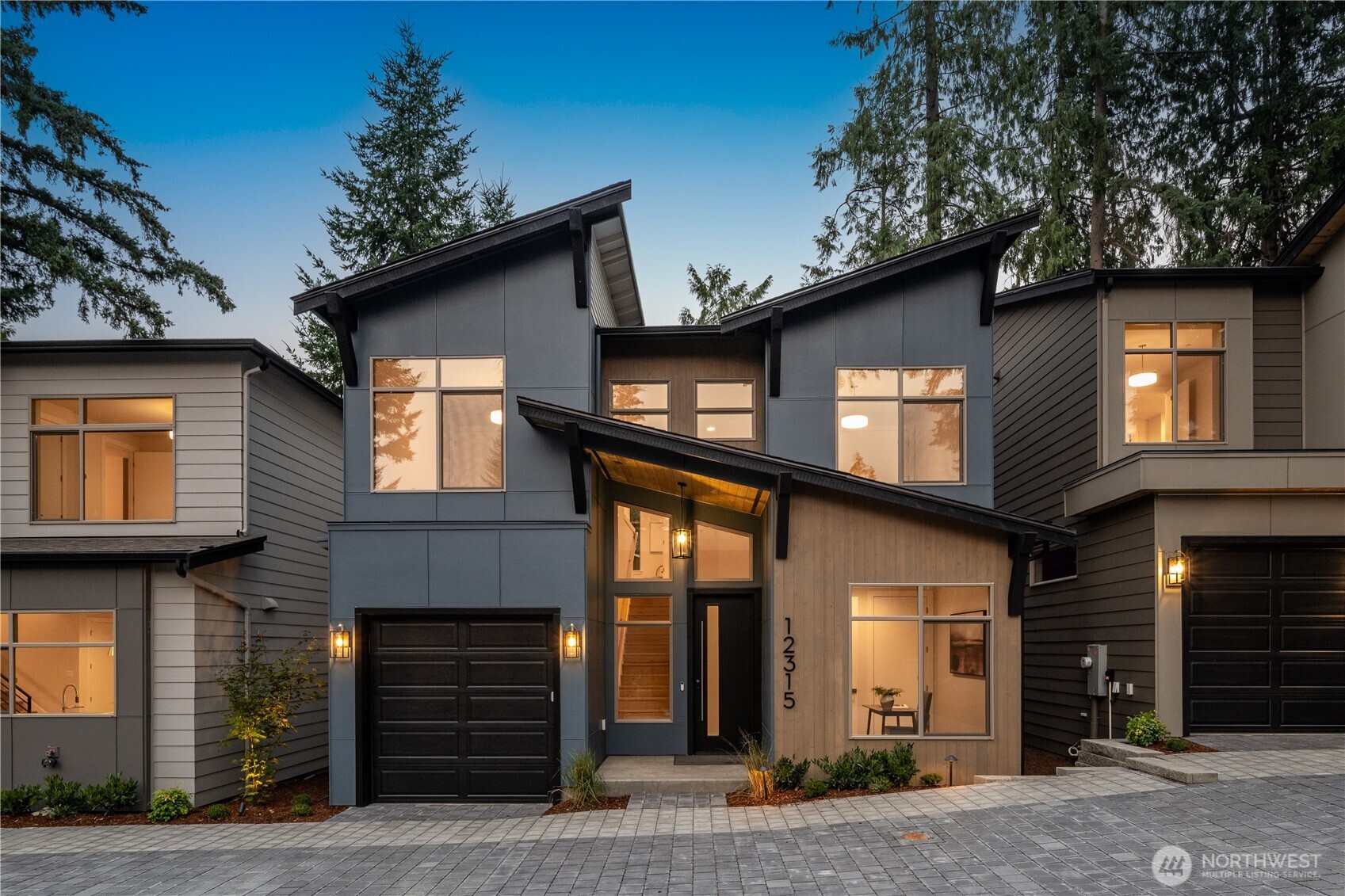 12315 NE 70th Lane Unit: 2