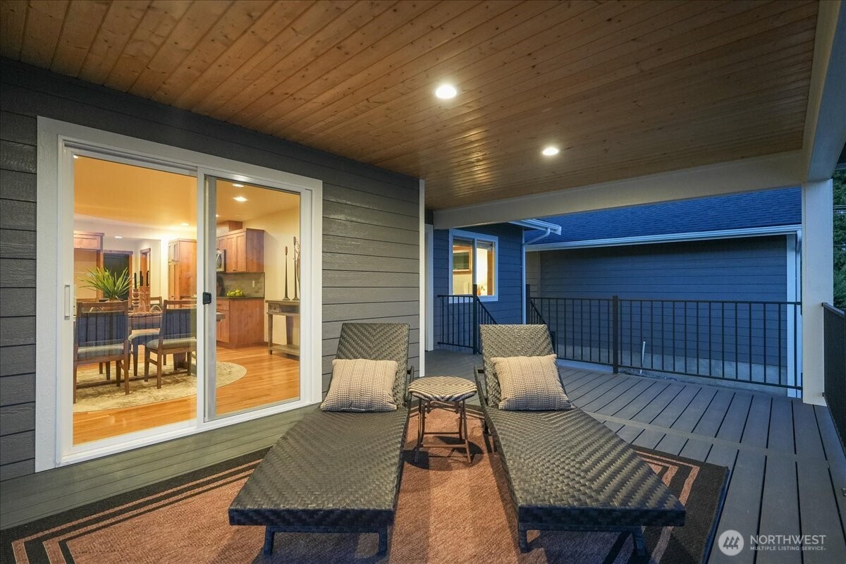 812 N Newport Loop