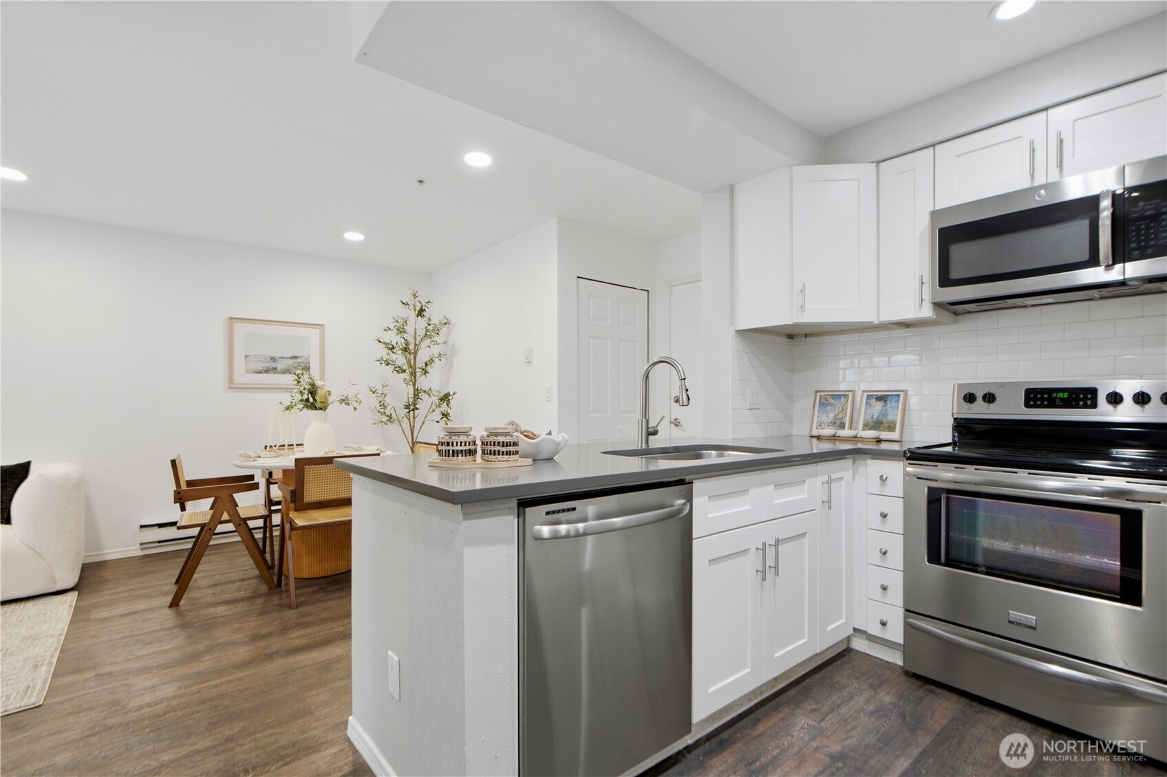 769 Hayes Street Unit: 201