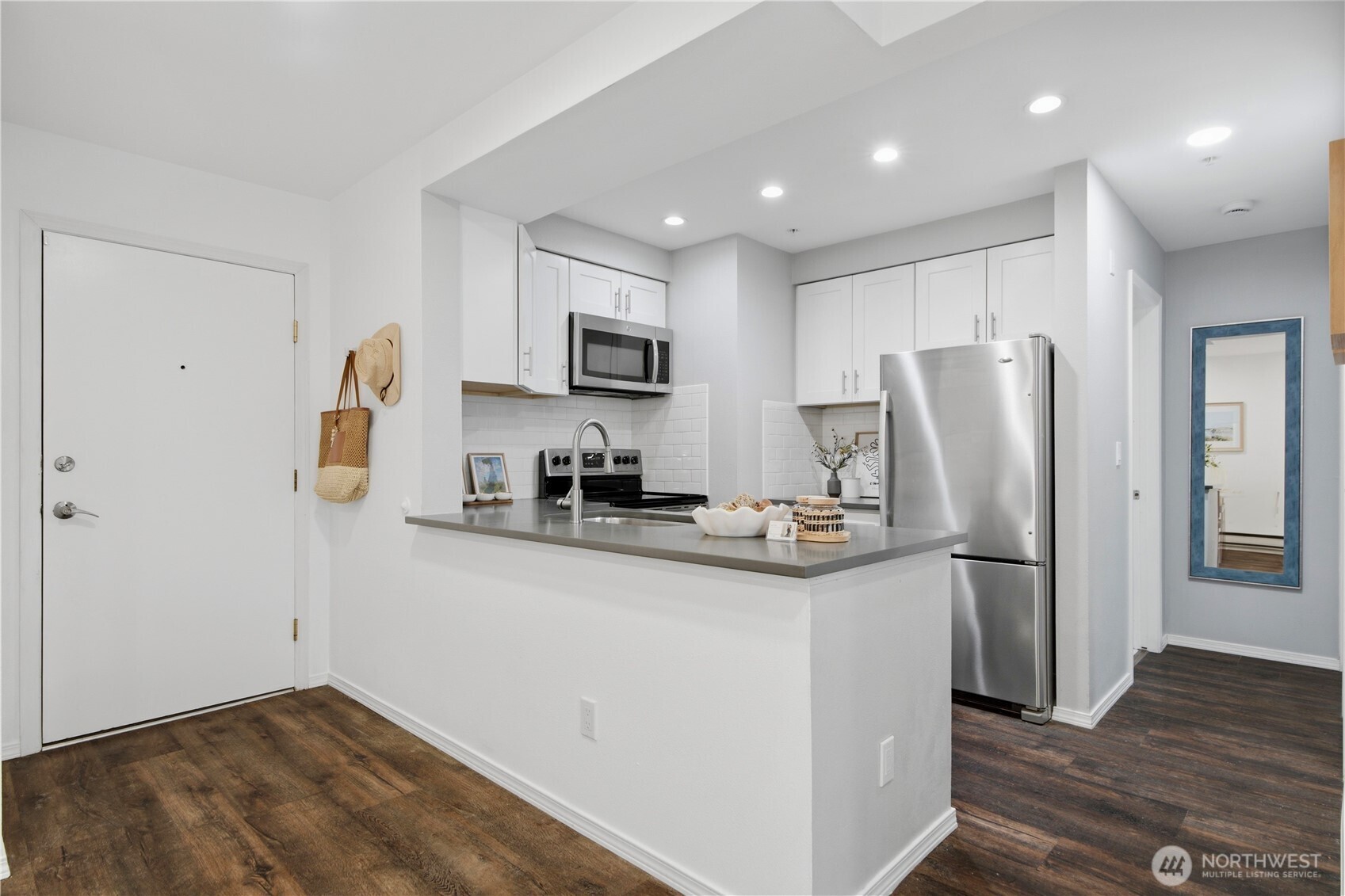 769 Hayes Street Unit: 201