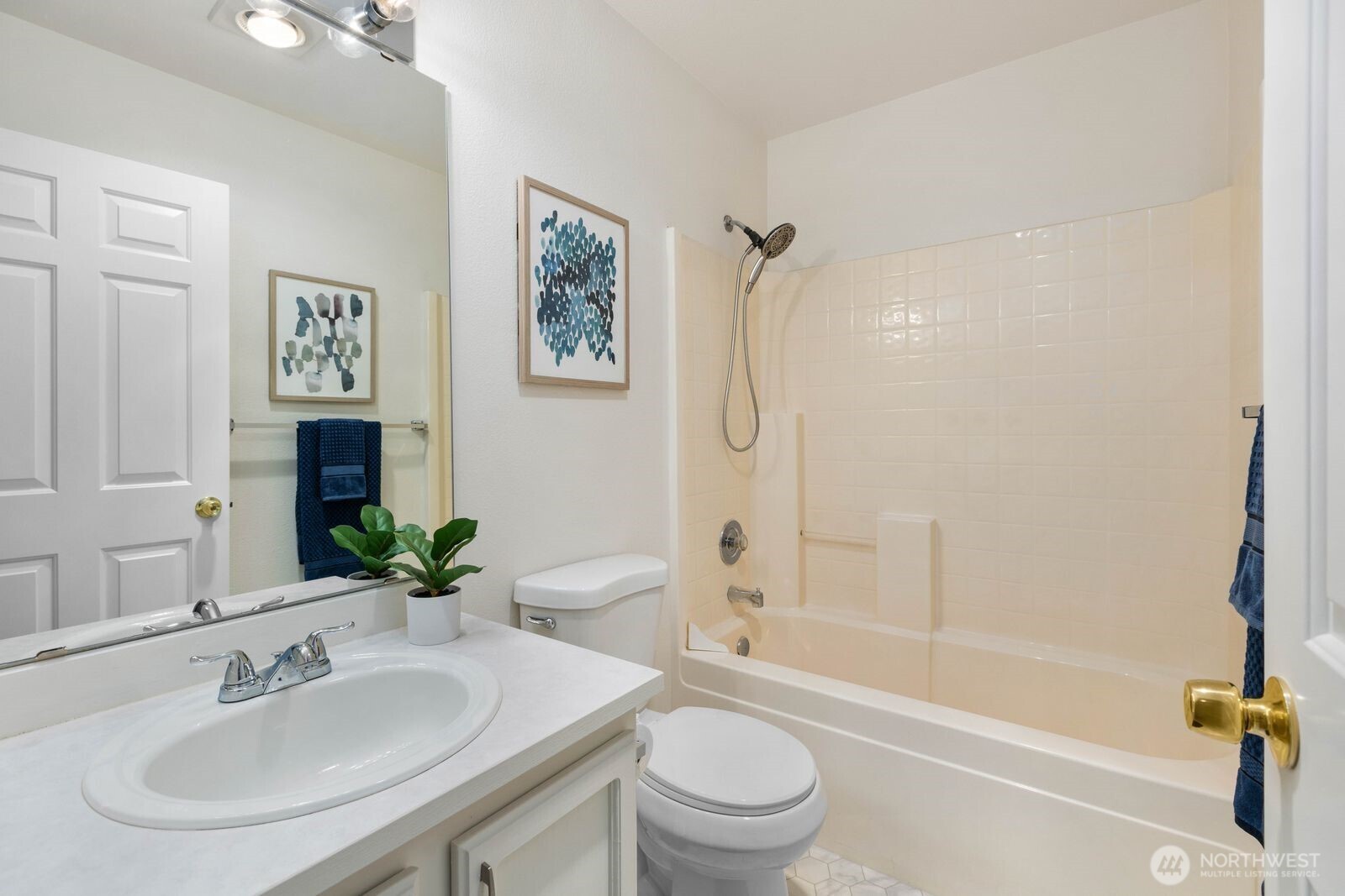 23824 66th Avenue S Unit: L104