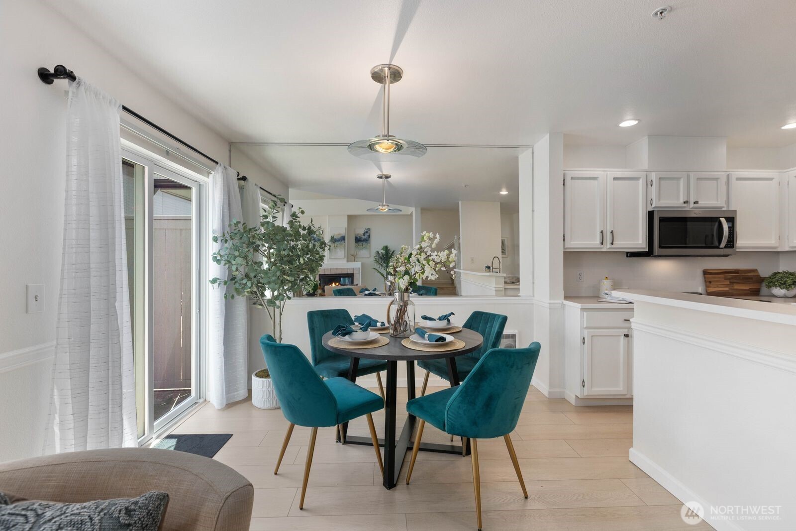 23824 66th Avenue S Unit: L104