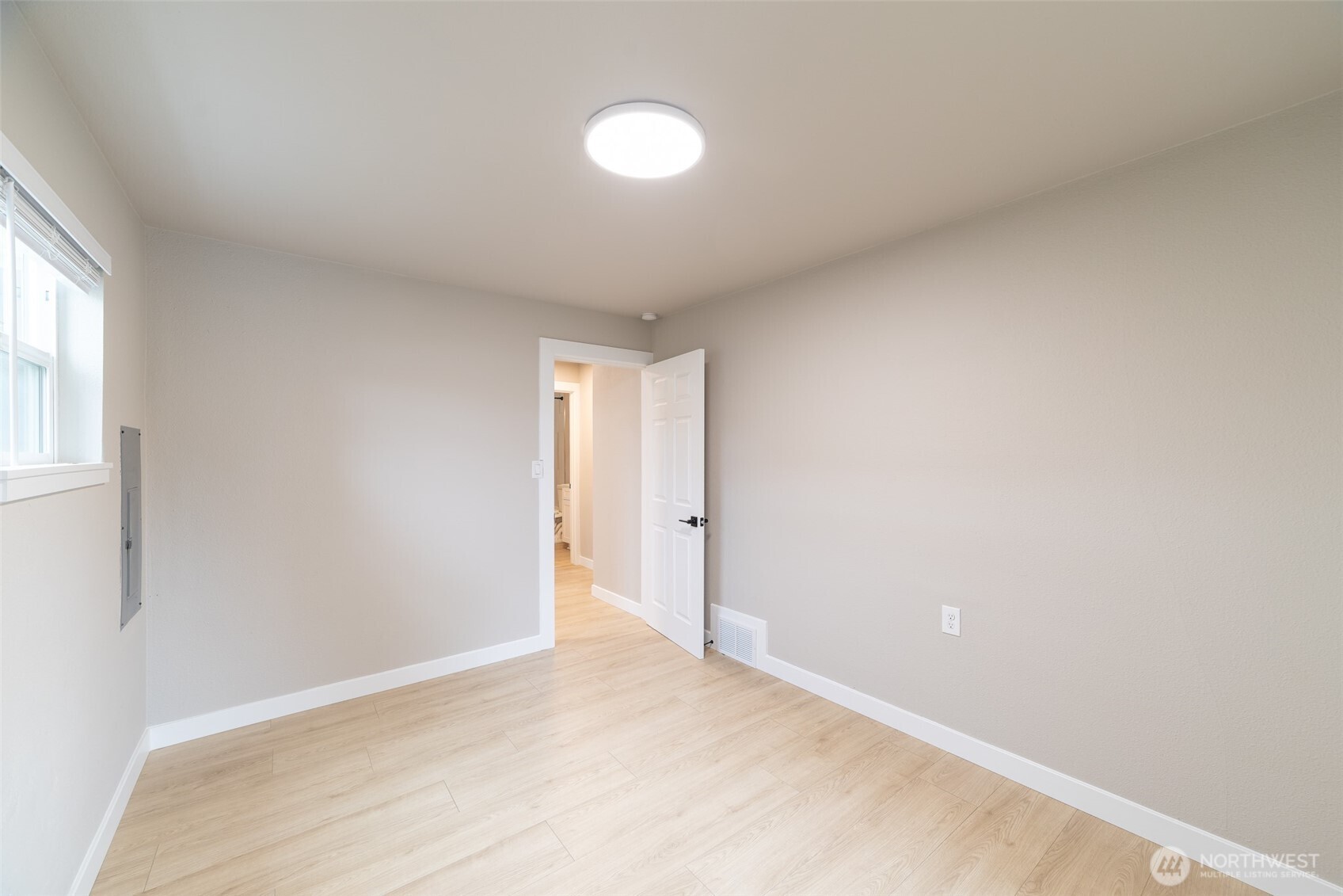 910 E MAIN Street