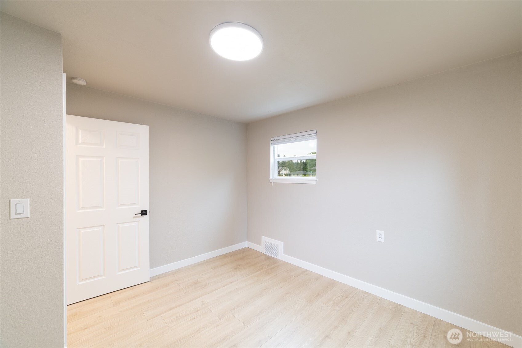 910 E MAIN Street