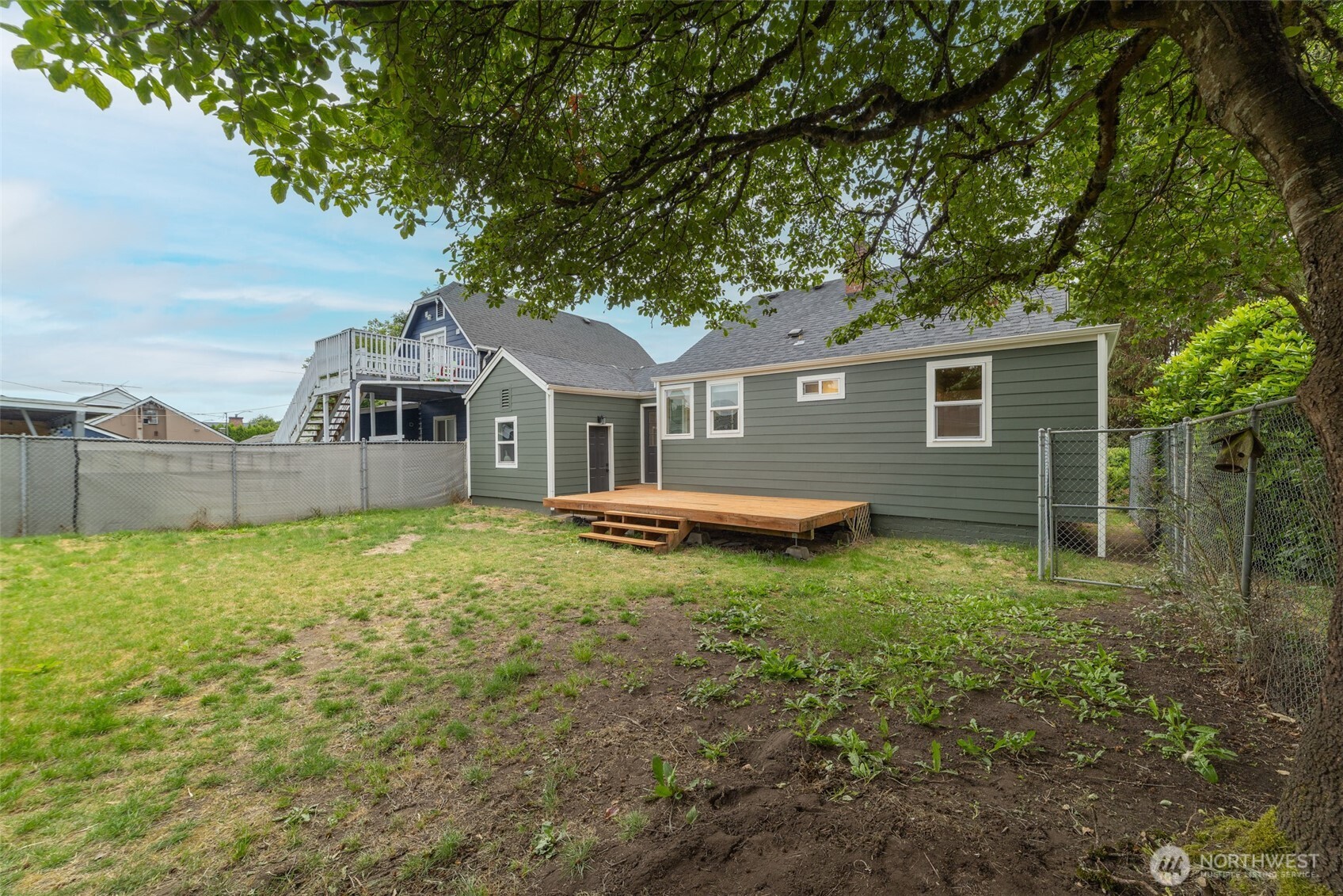 910 E MAIN Street