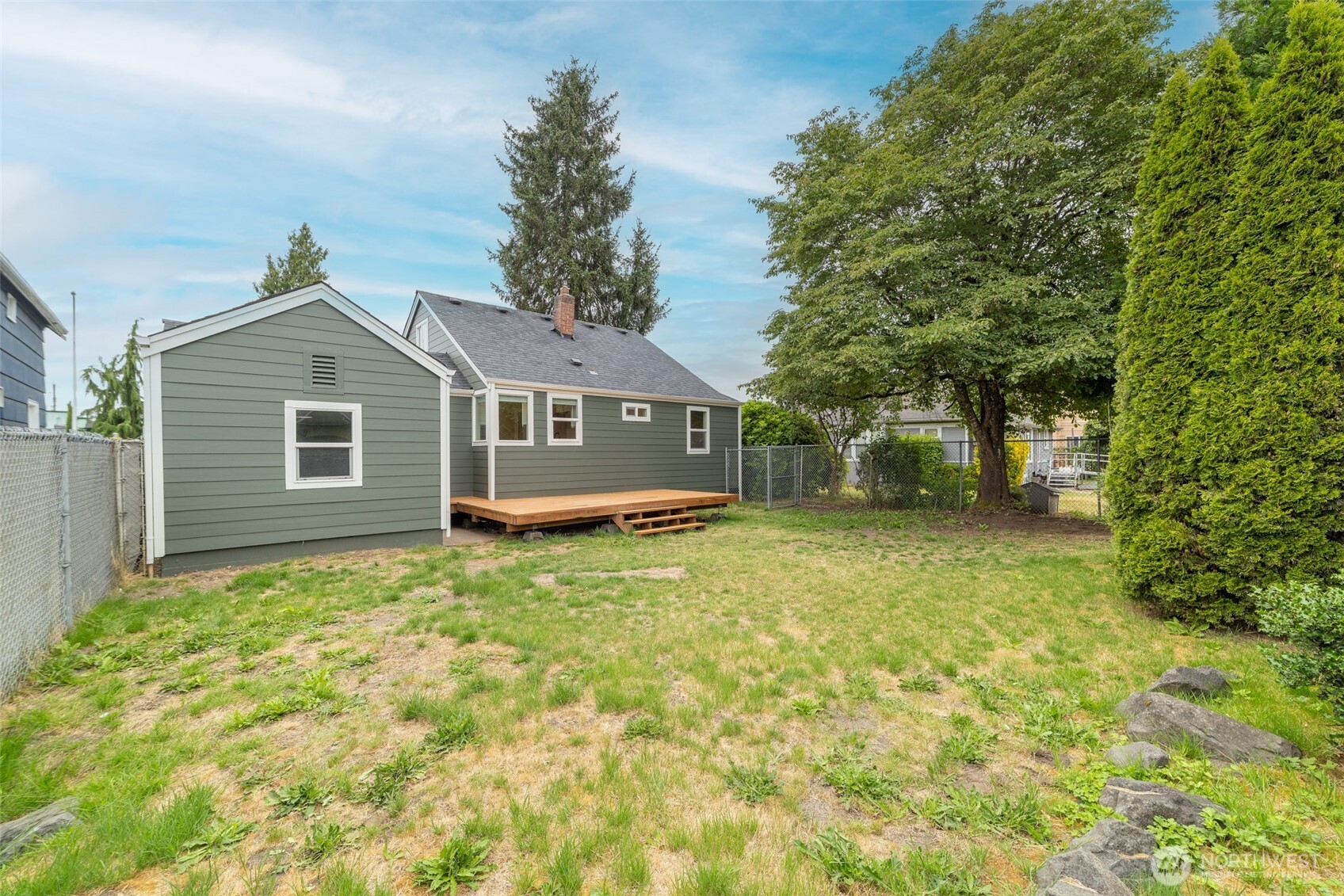 910 E MAIN Street