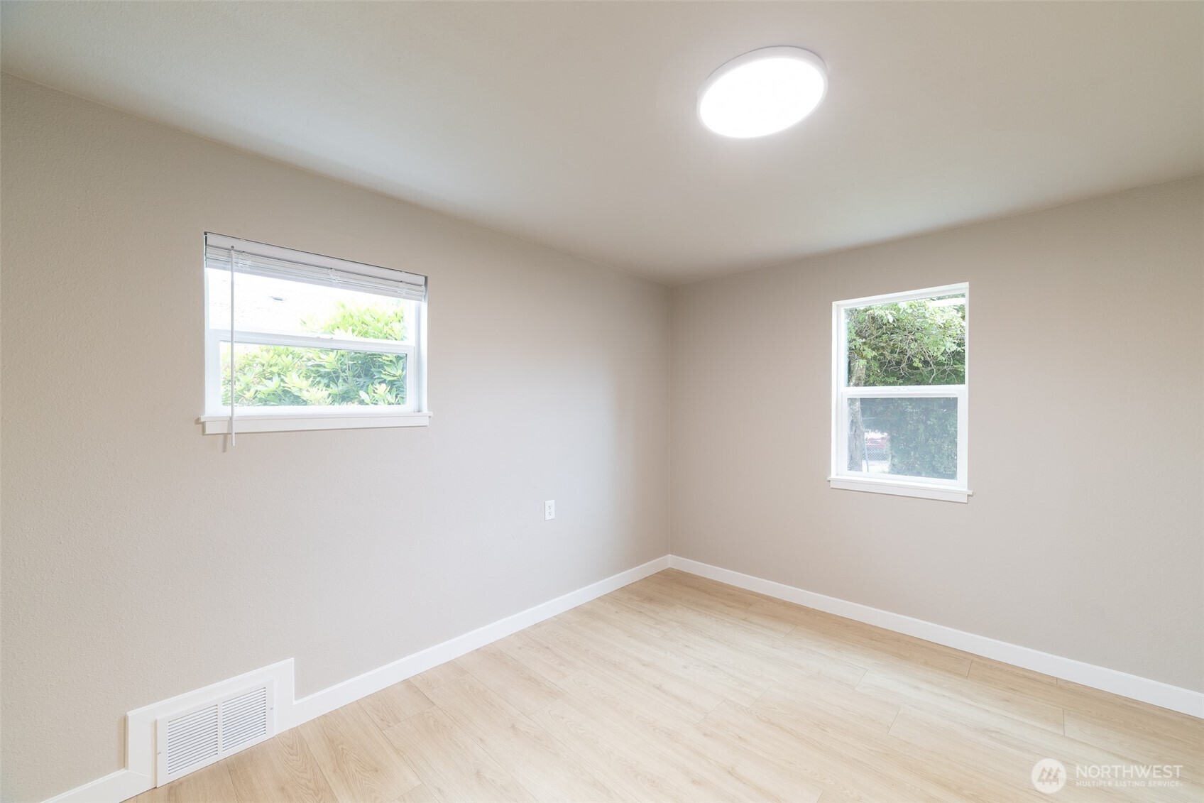 910 E MAIN Street