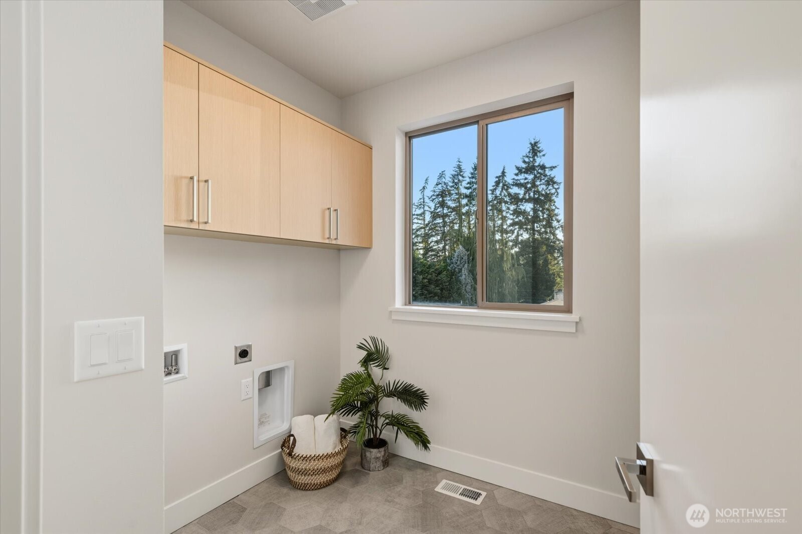 8227 NE 128th Street