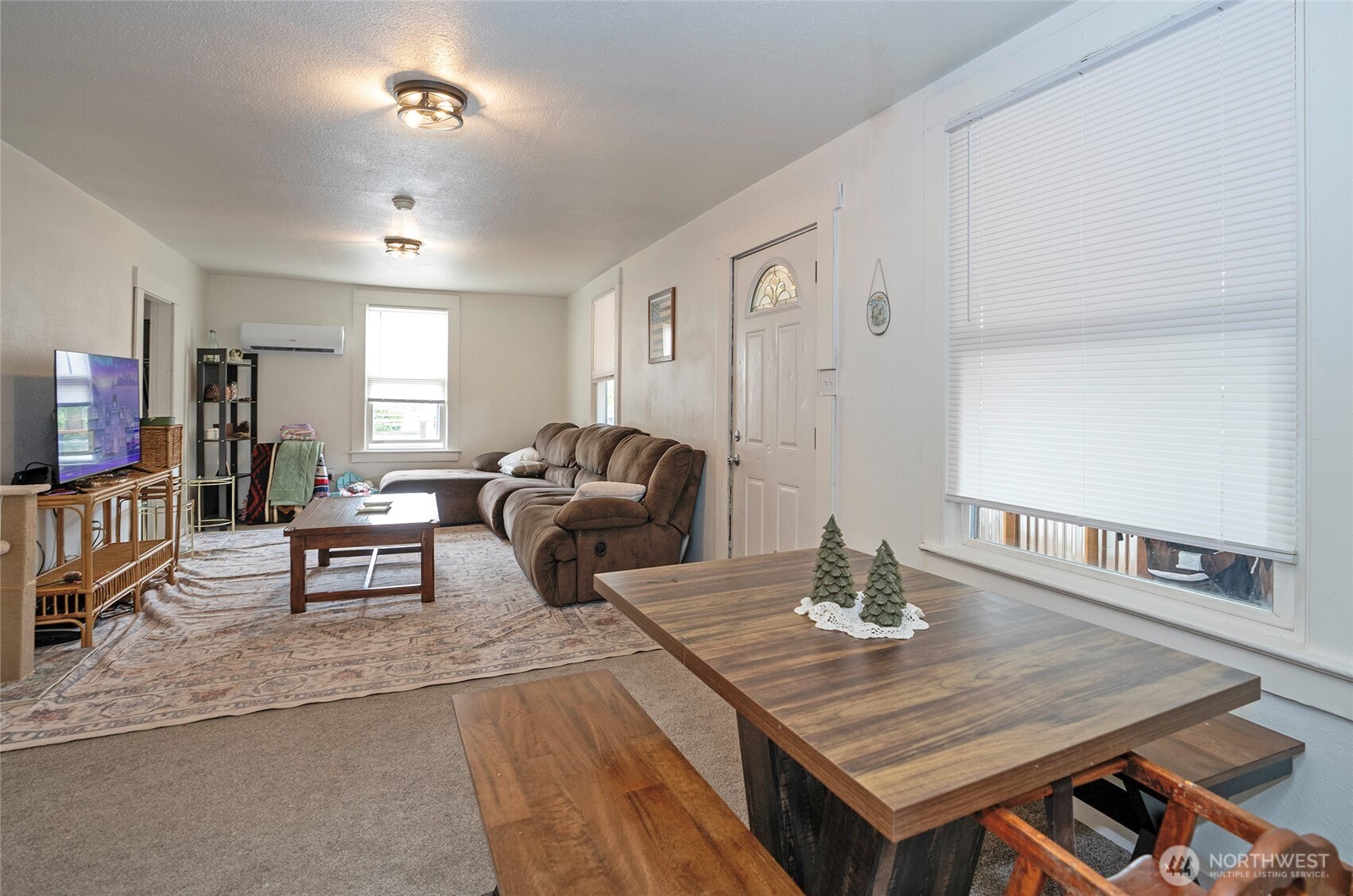 110 Alder Street E