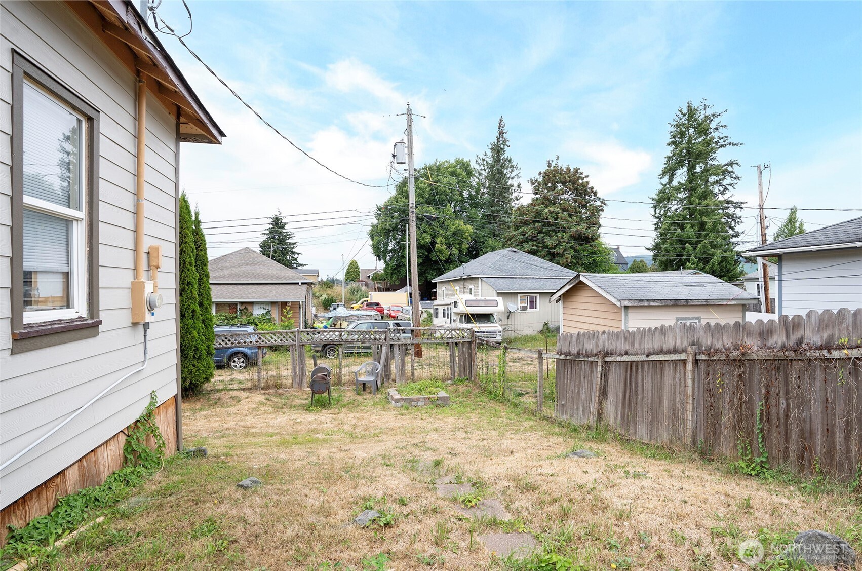 110 Alder Street E