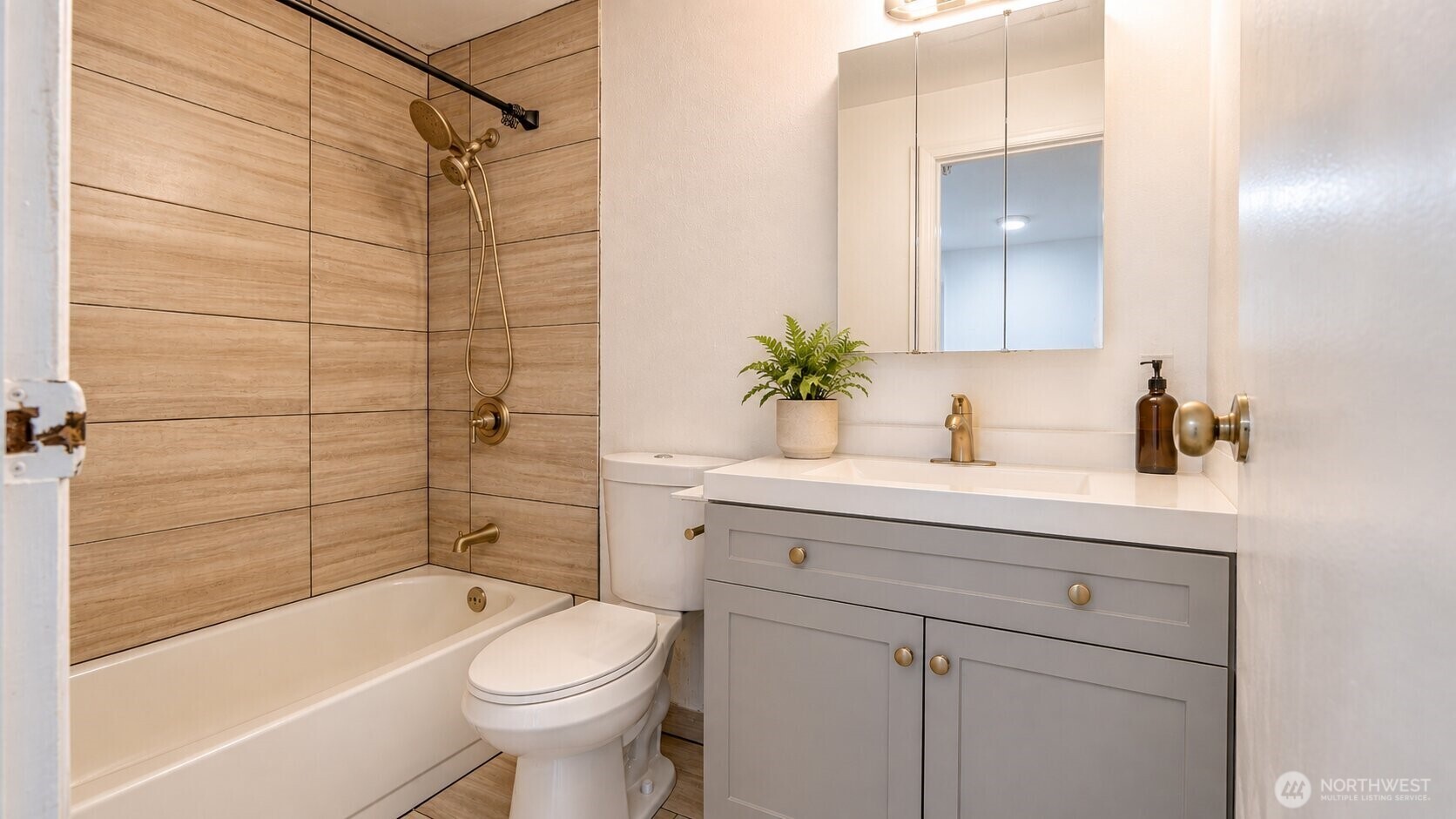7428 S Puget Sound Avenue Unit: 1-3