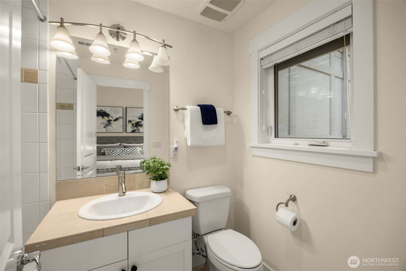 900 228th Avenue NE Unit: 14B