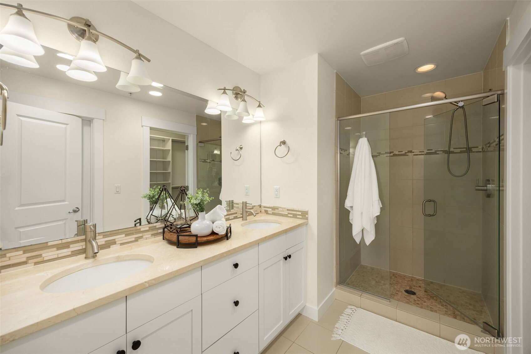 900 228th Avenue NE Unit: 14B