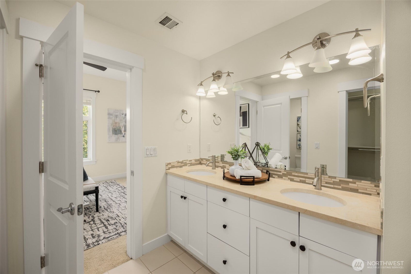 900 228th Avenue NE Unit: 14B