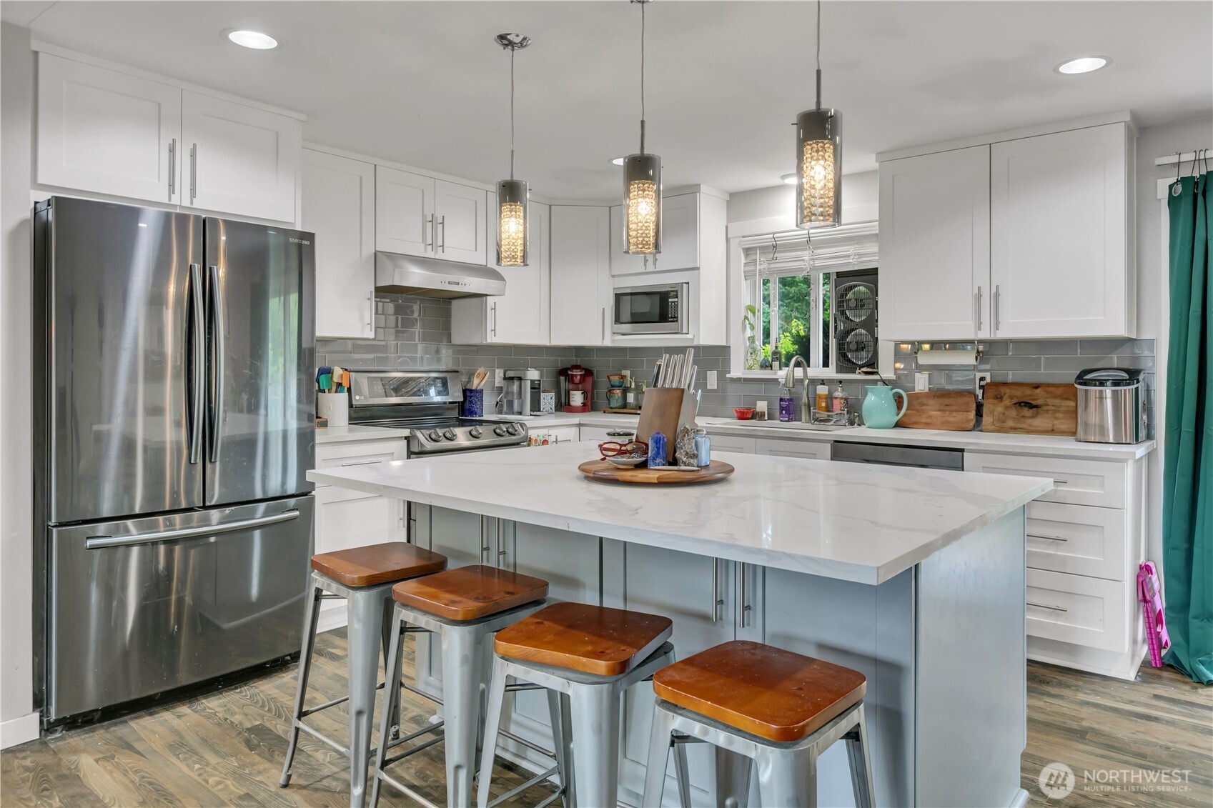 3339 N Visscher Street