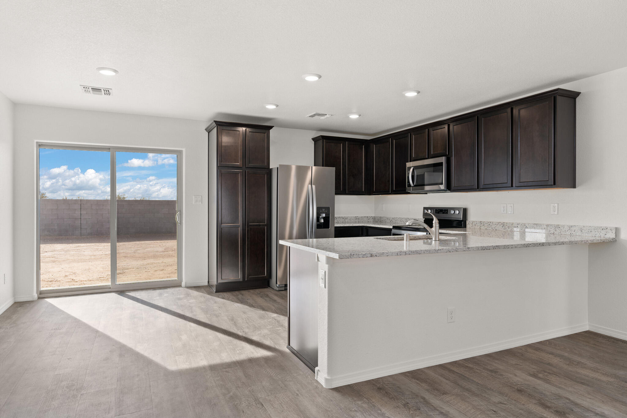 2419 Calle Del Los Claveles