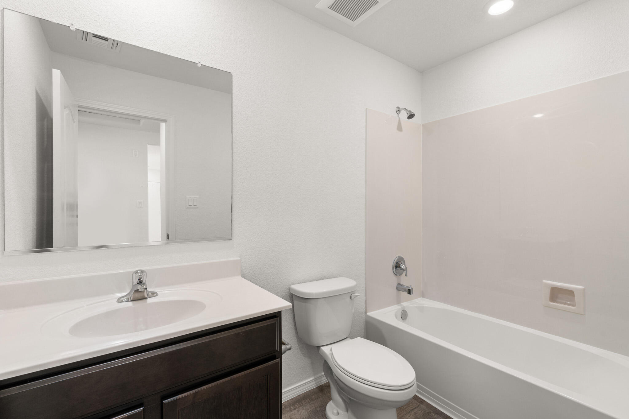 2419 Calle Del Los Claveles