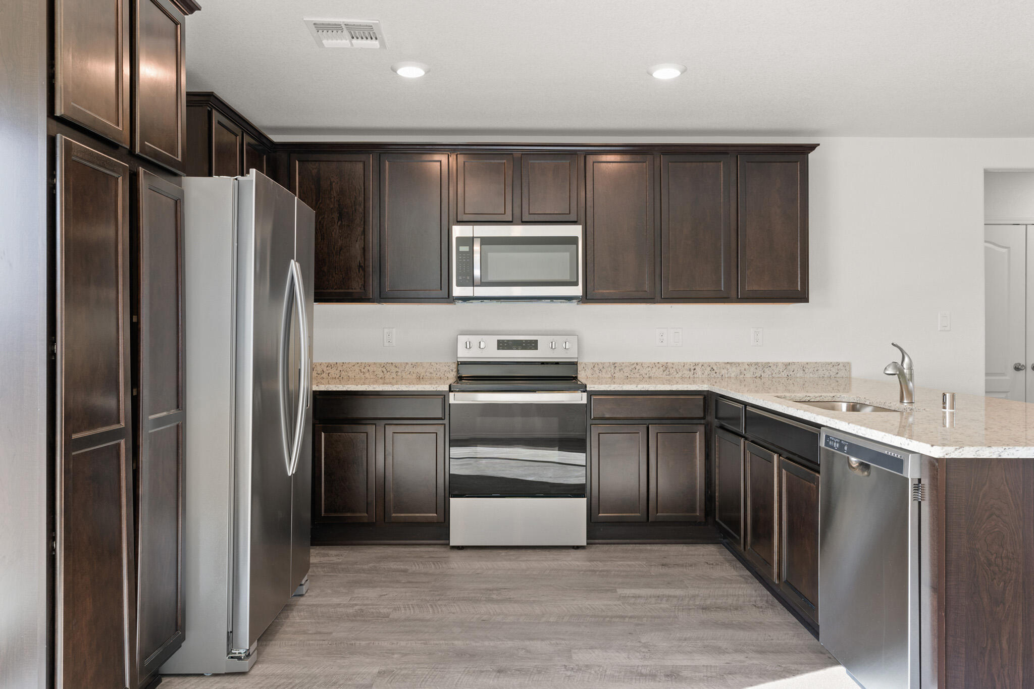 2419 Calle Del Los Claveles