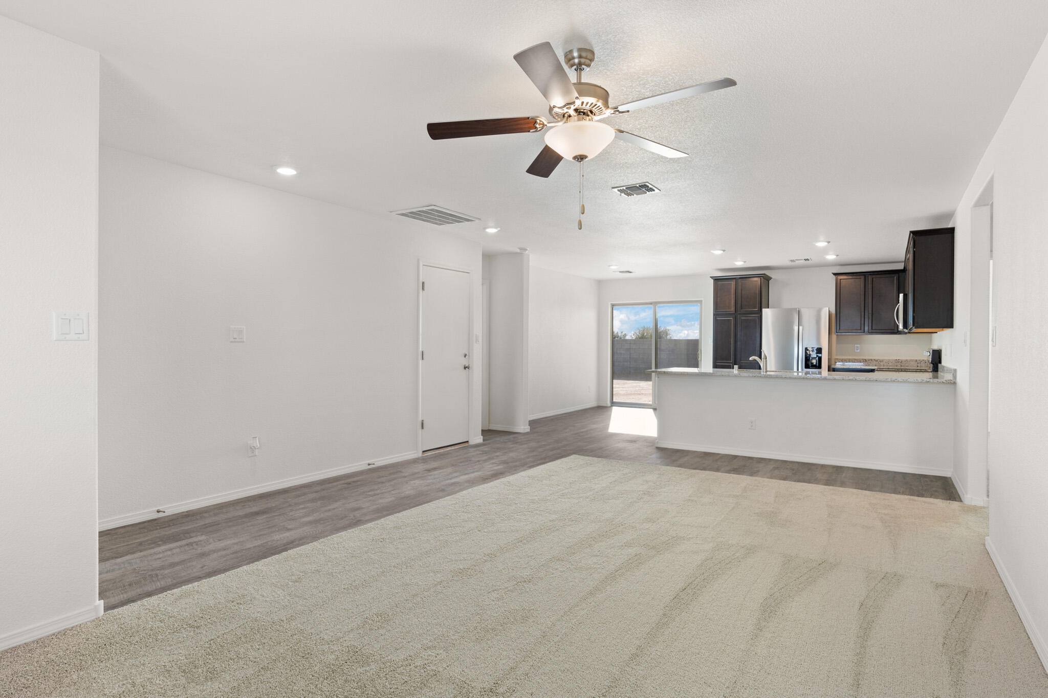 2419 Calle Del Los Claveles