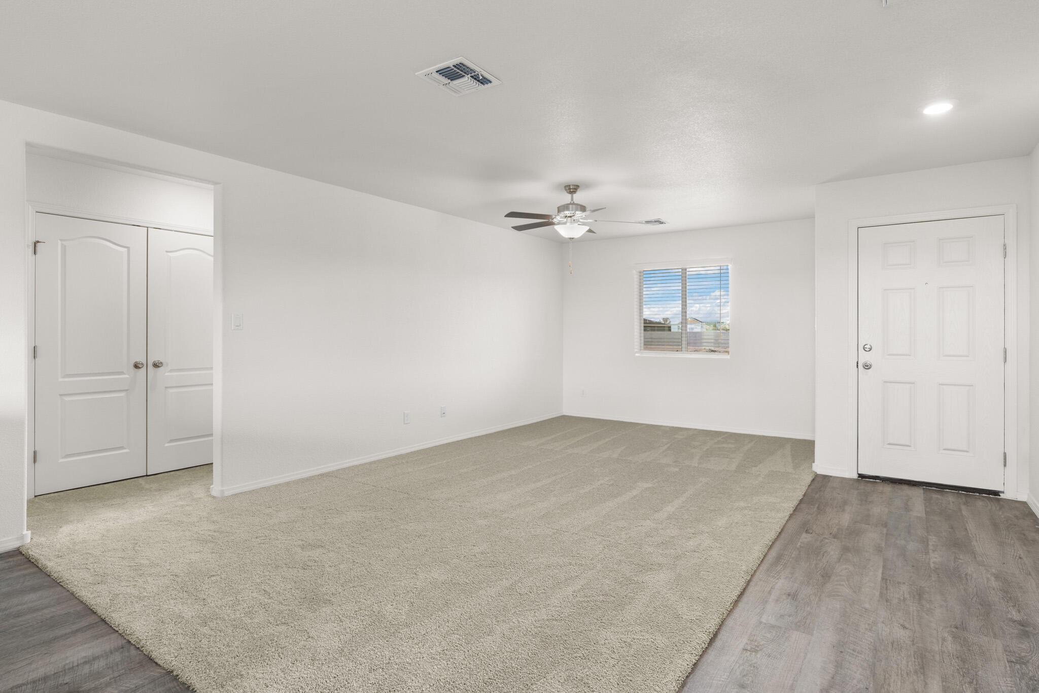 2419 Calle Del Los Claveles