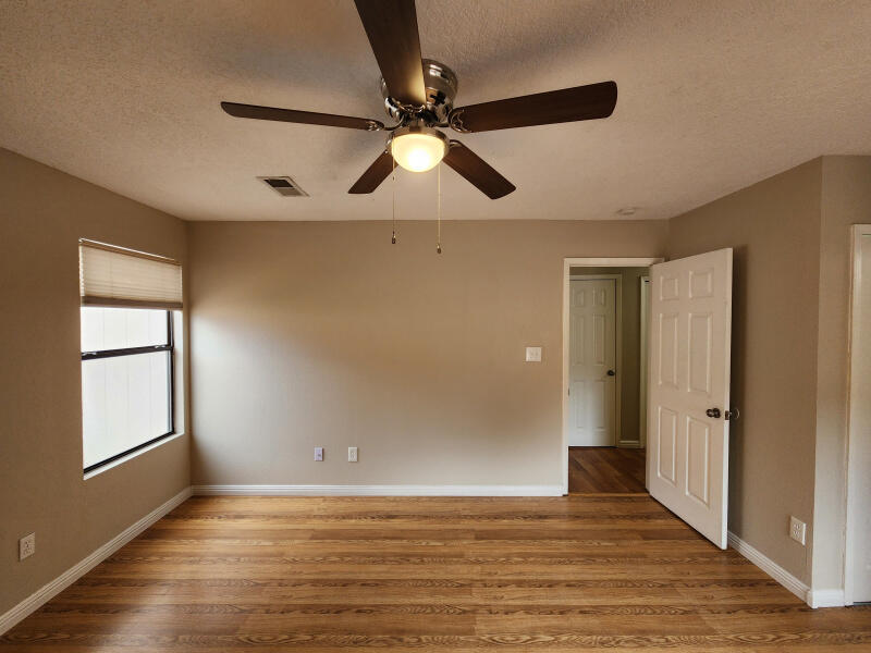 1461 Gadwall Road NE