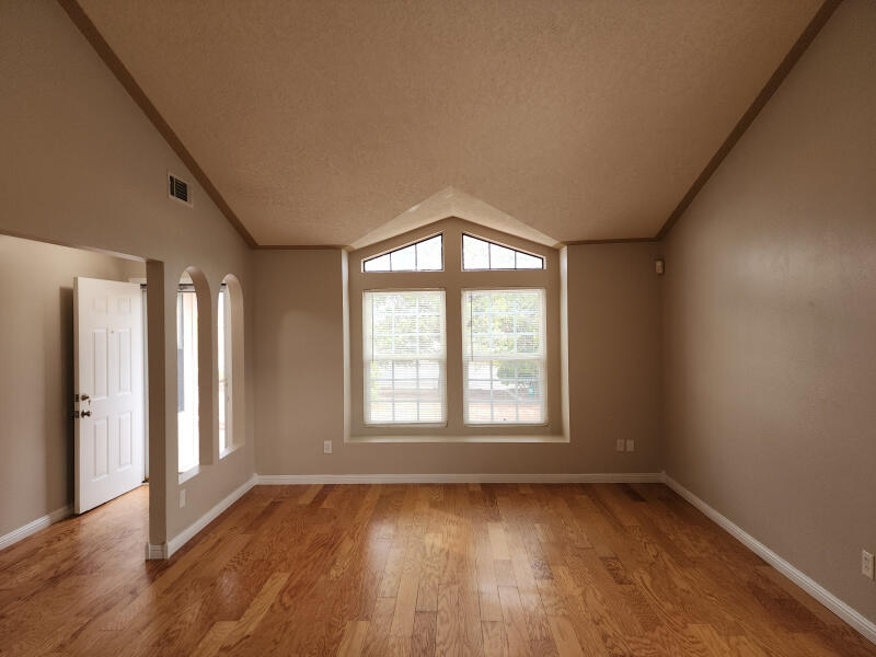 1461 Gadwall Road NE