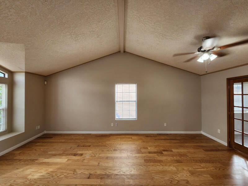 1461 Gadwall Road NE