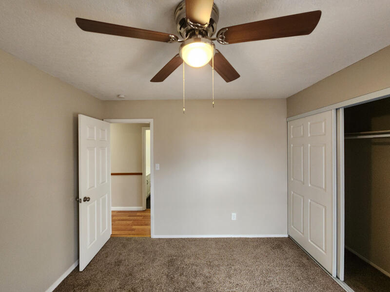 1461 Gadwall Road NE