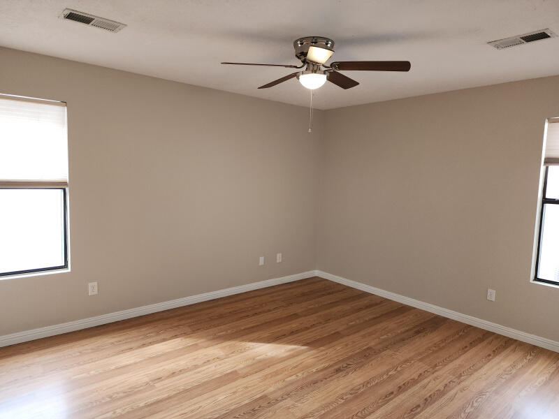 1461 Gadwall Road NE