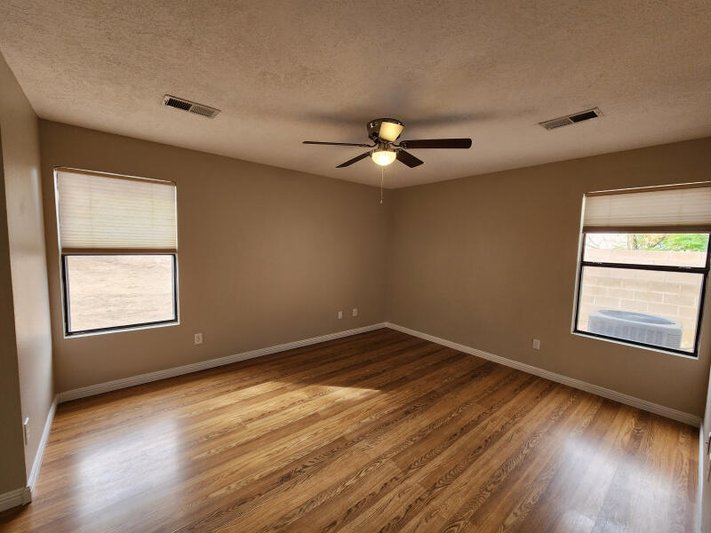 1461 Gadwall Road NE