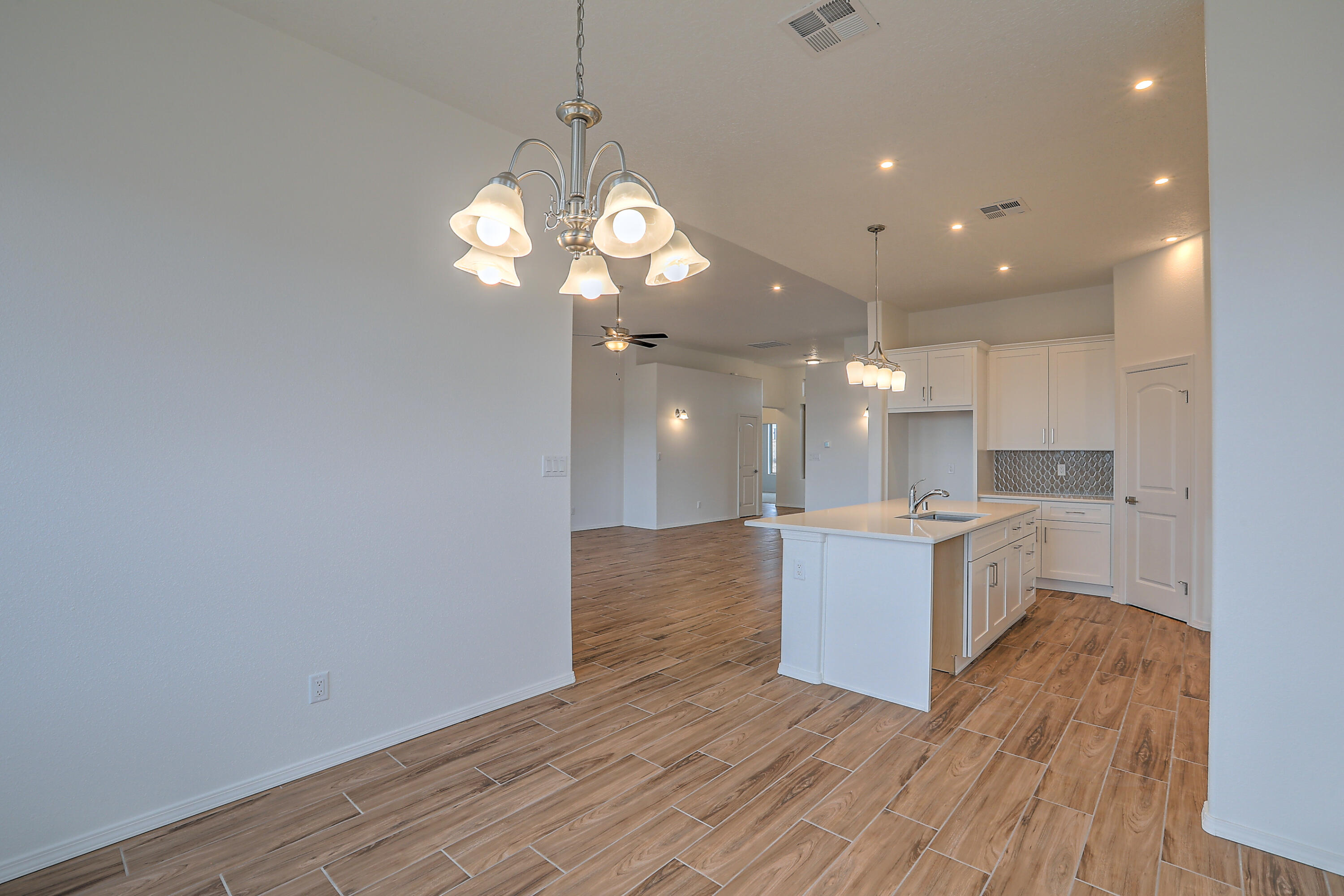 824 Villa Road SE
